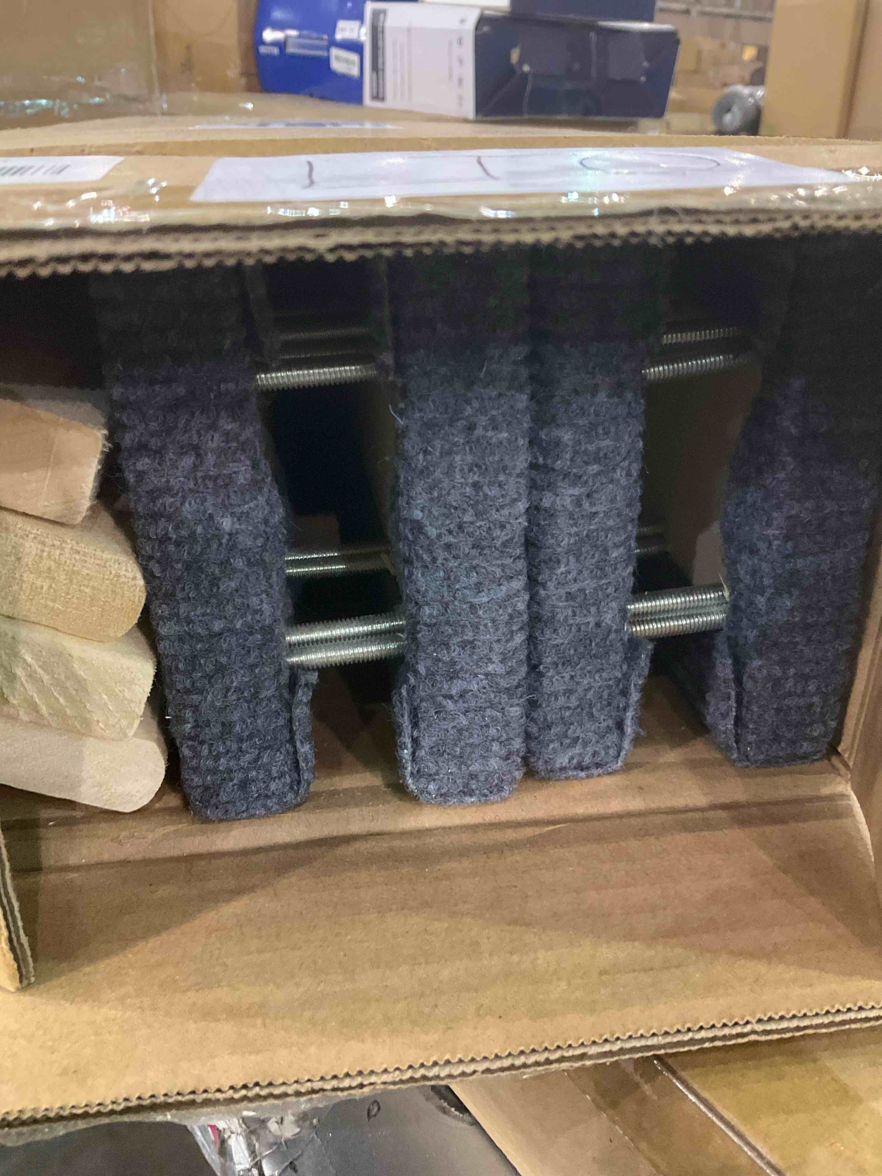 https://s3.amazonaws.com/lotting-images-prod/BargainHunt/EXS01091175_1708519300151.jpeg