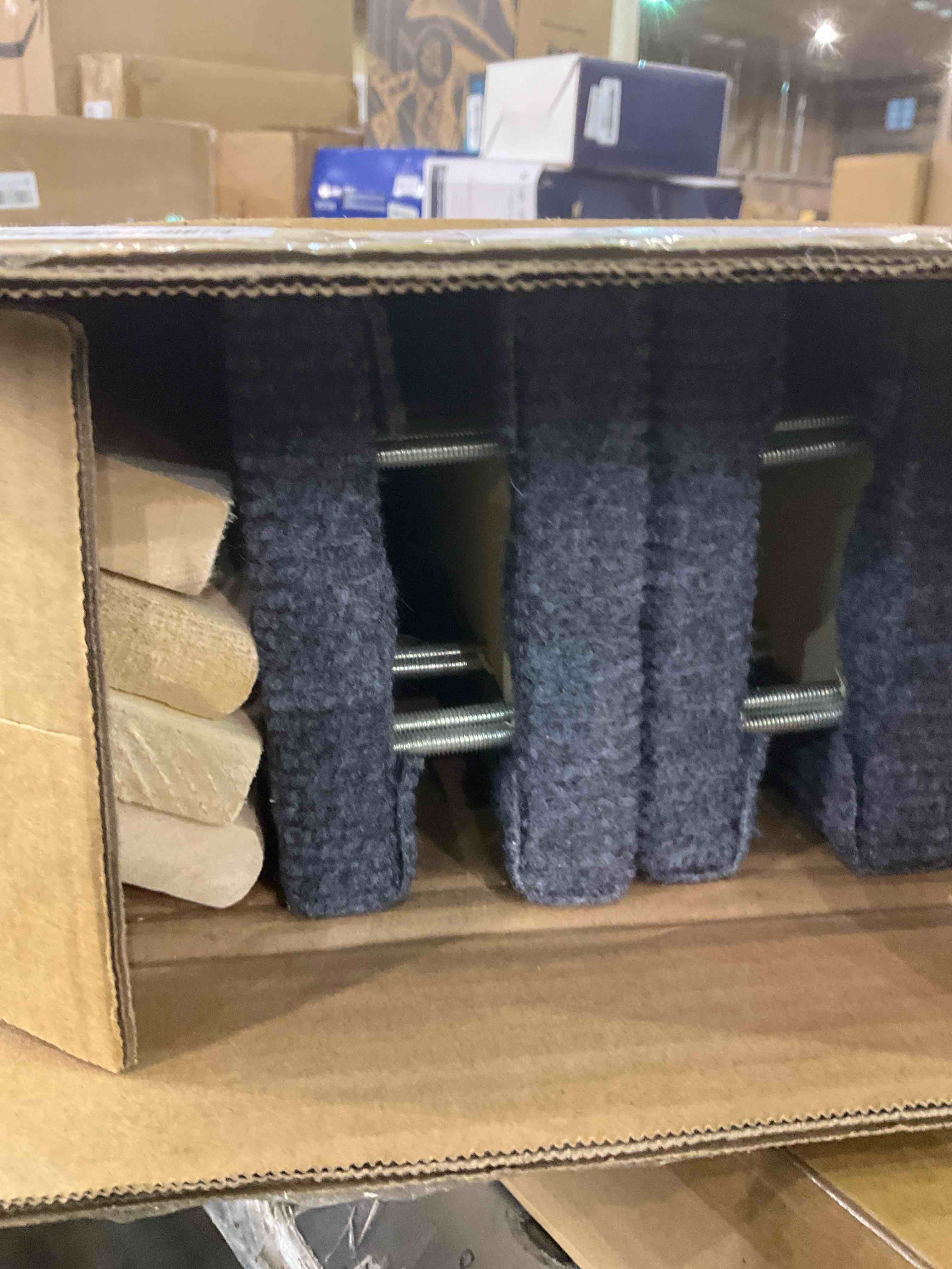 https://s3.amazonaws.com/lotting-images-prod/BargainHunt/EXS01091175_1708519302750.jpeg