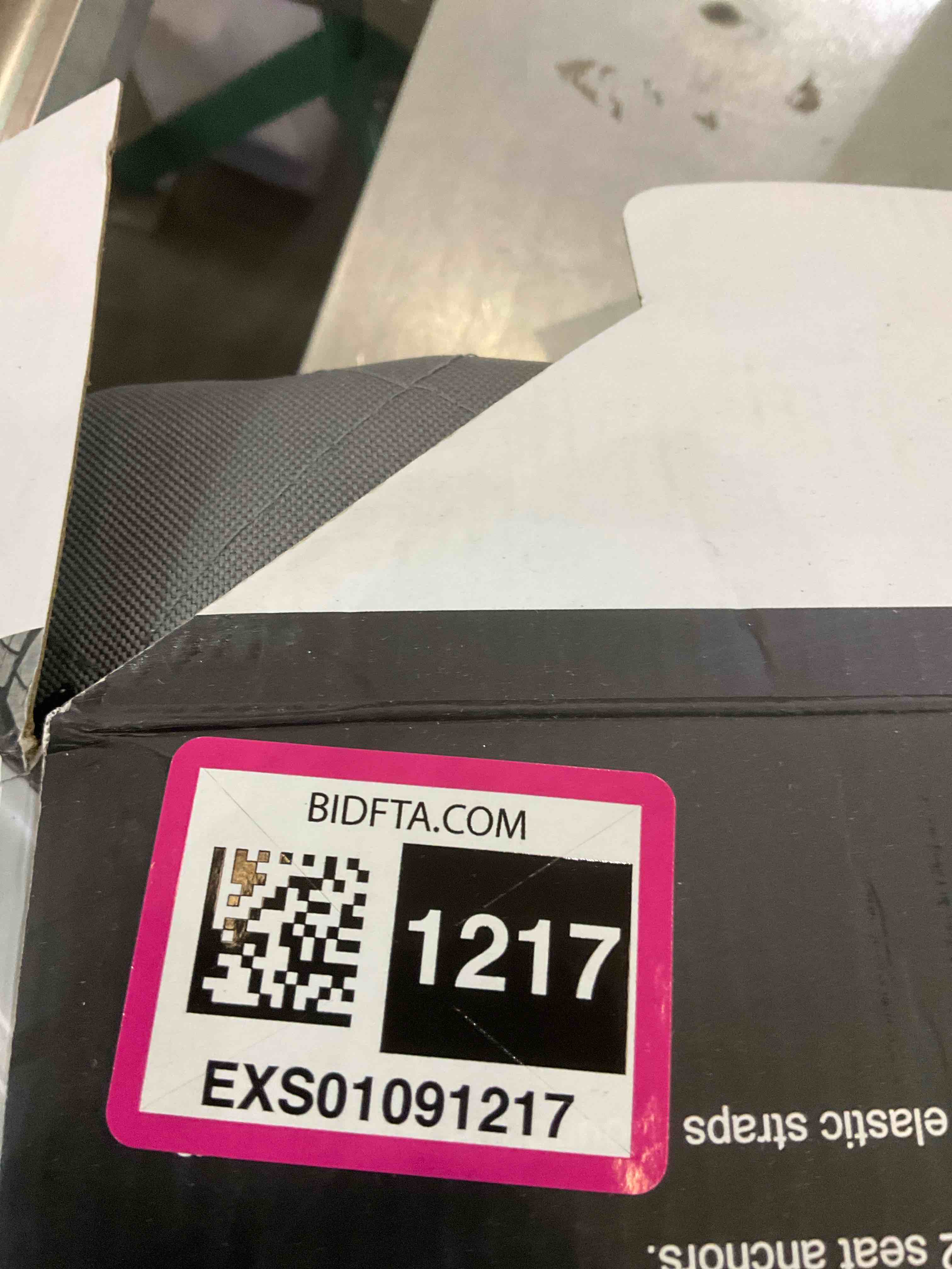 https://s3.amazonaws.com/lotting-images-prod/BargainHunt/EXS01091217_1708526871645.jpeg