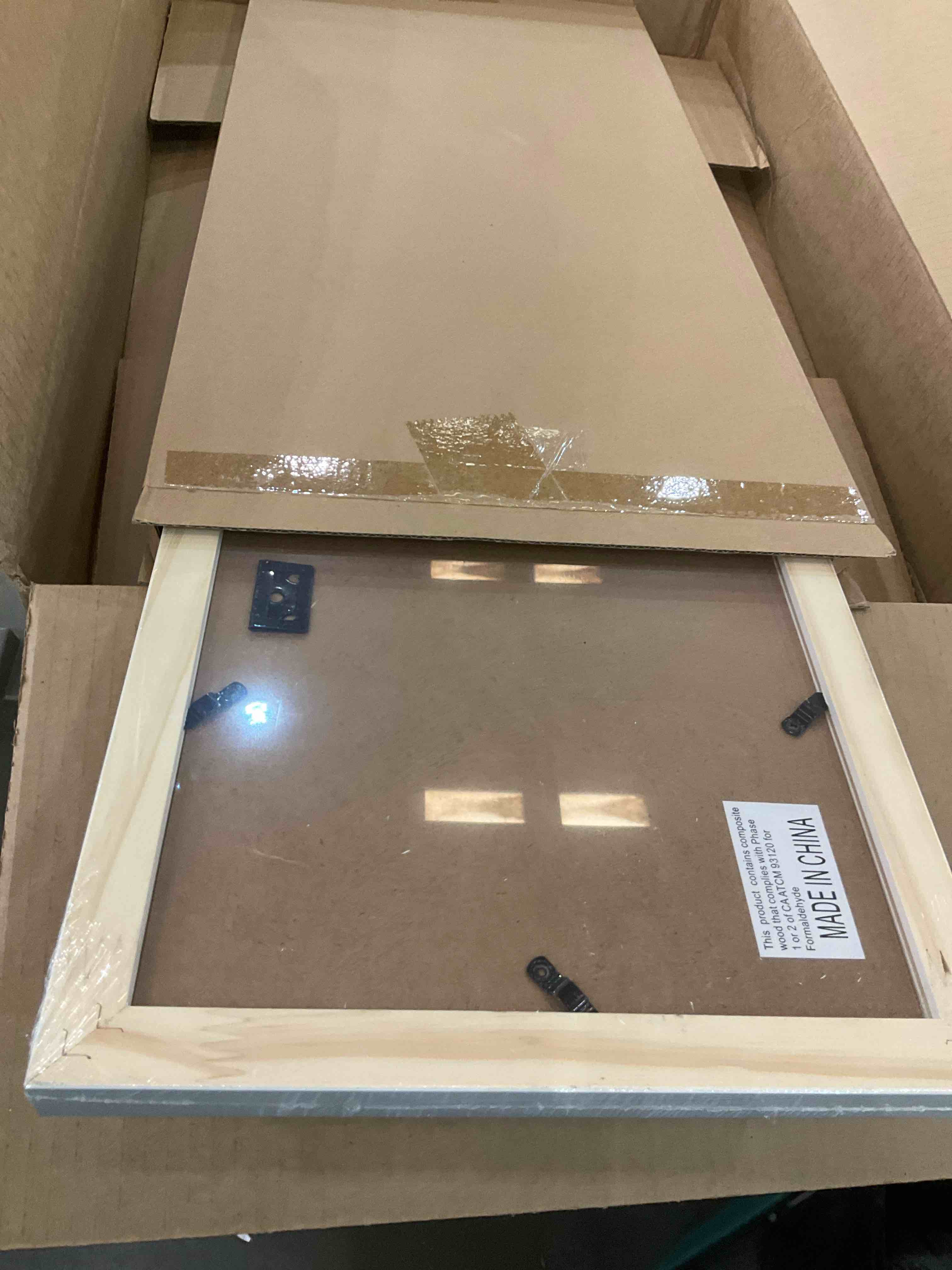 https://s3.amazonaws.com/lotting-images-prod/BargainHunt/EXS01091252_1708532189872.jpeg