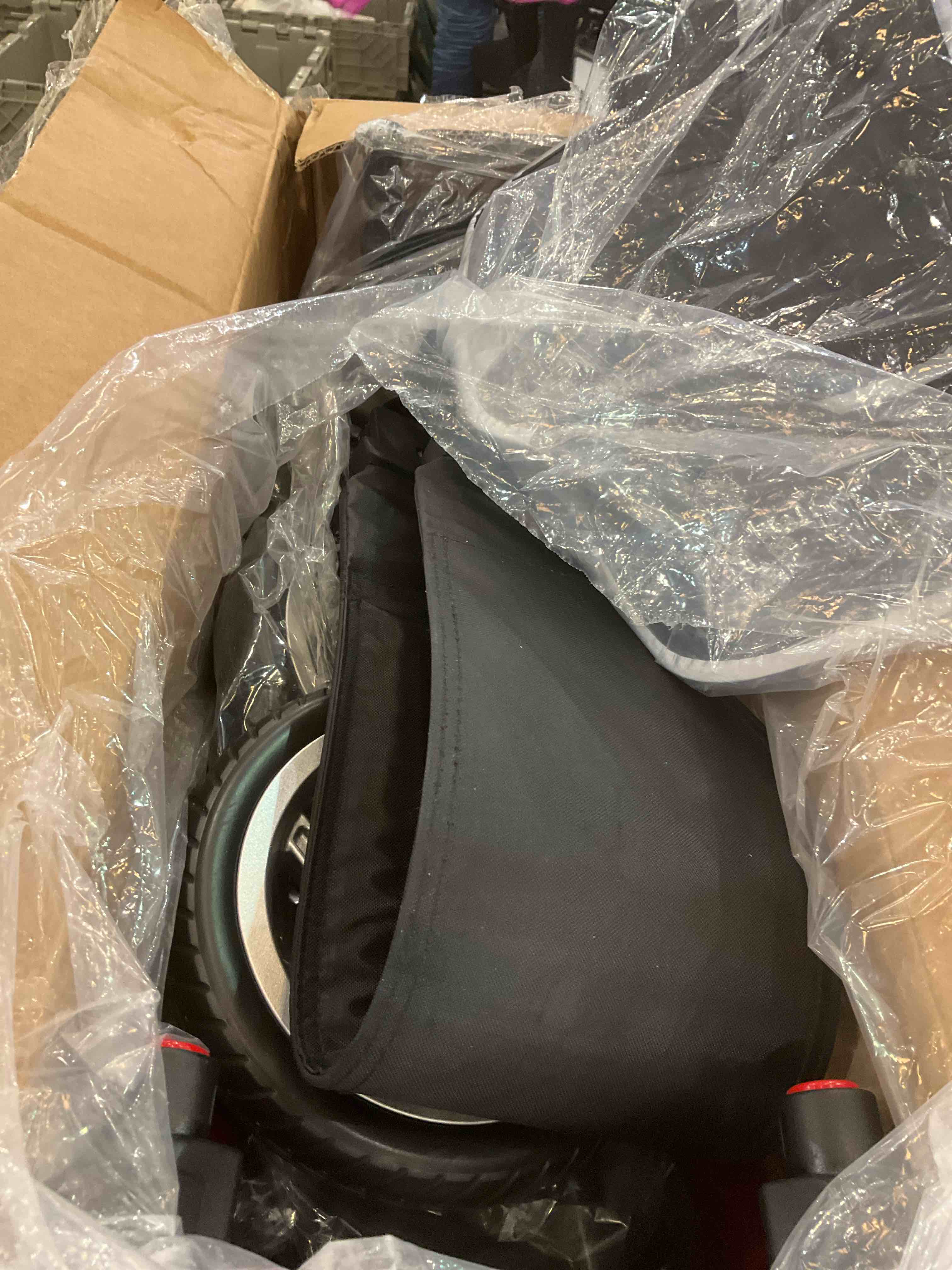 https://s3.amazonaws.com/lotting-images-prod/BargainHunt/EXS01091262_1708533942222.jpeg