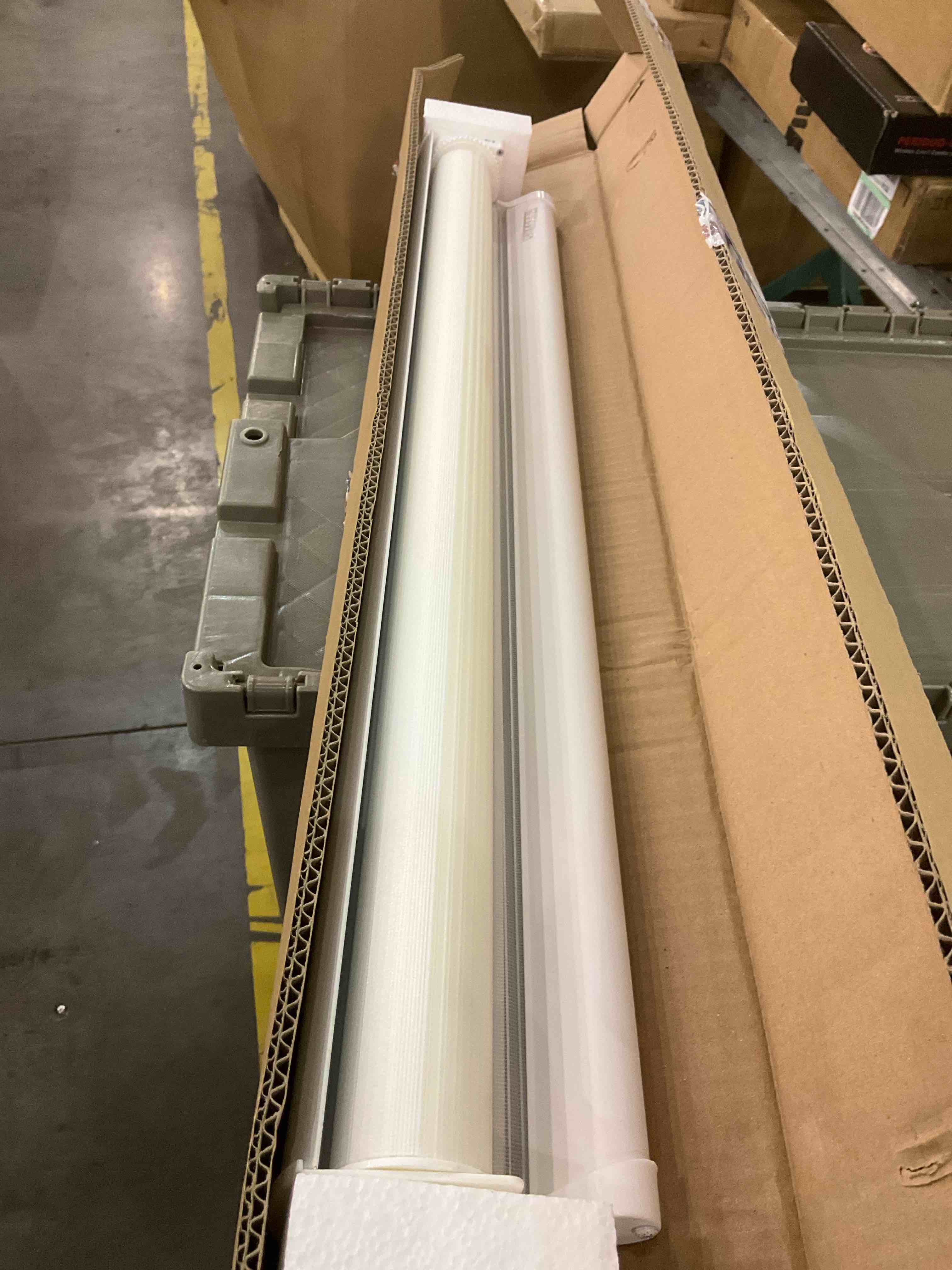 https://s3.amazonaws.com/lotting-images-prod/BargainHunt/EXS01091333_1708605692166.jpeg