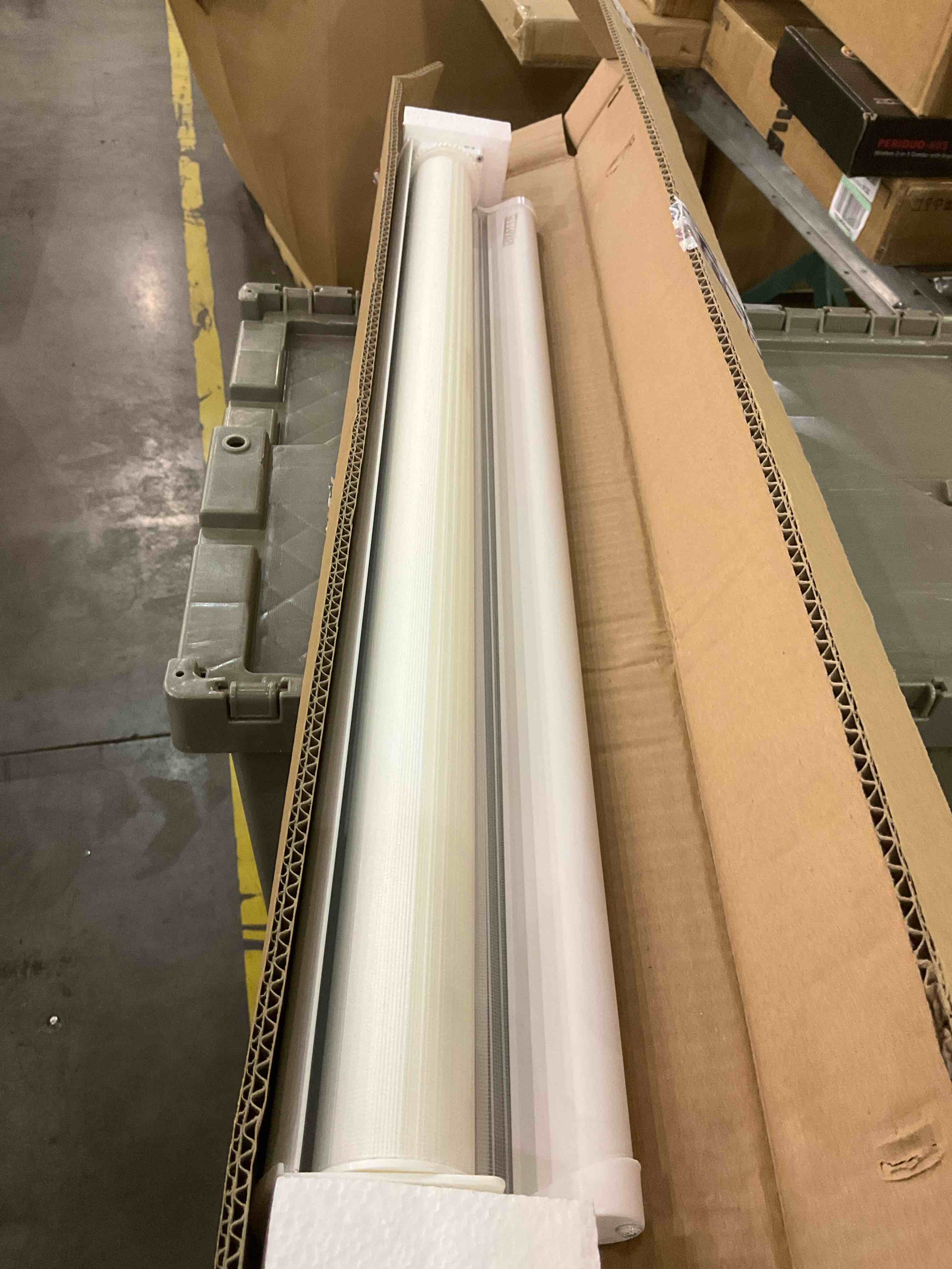 https://s3.amazonaws.com/lotting-images-prod/BargainHunt/EXS01091333_1708605693082.jpeg