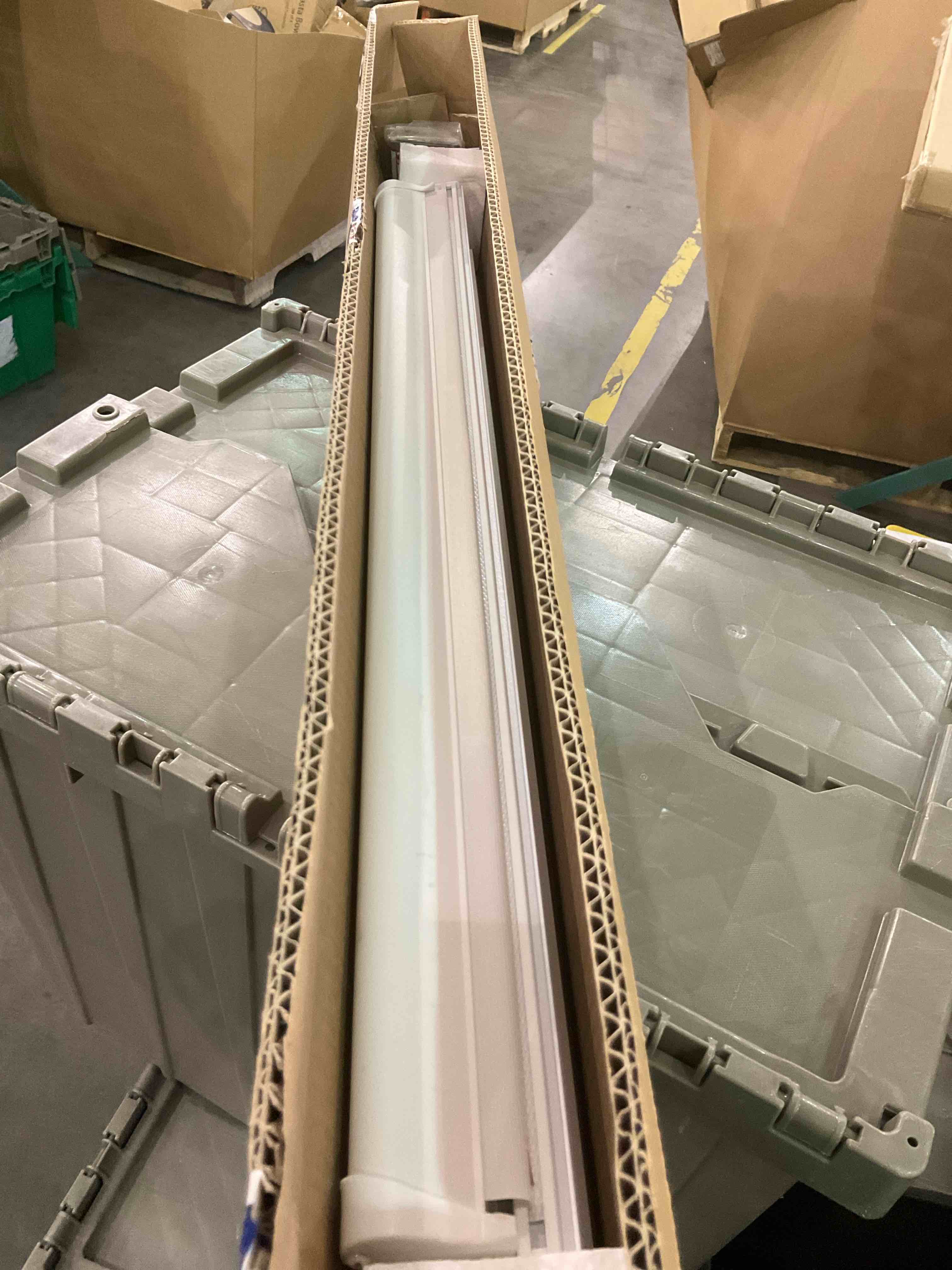 https://s3.amazonaws.com/lotting-images-prod/BargainHunt/EXS01091334_1708605886209.jpeg
