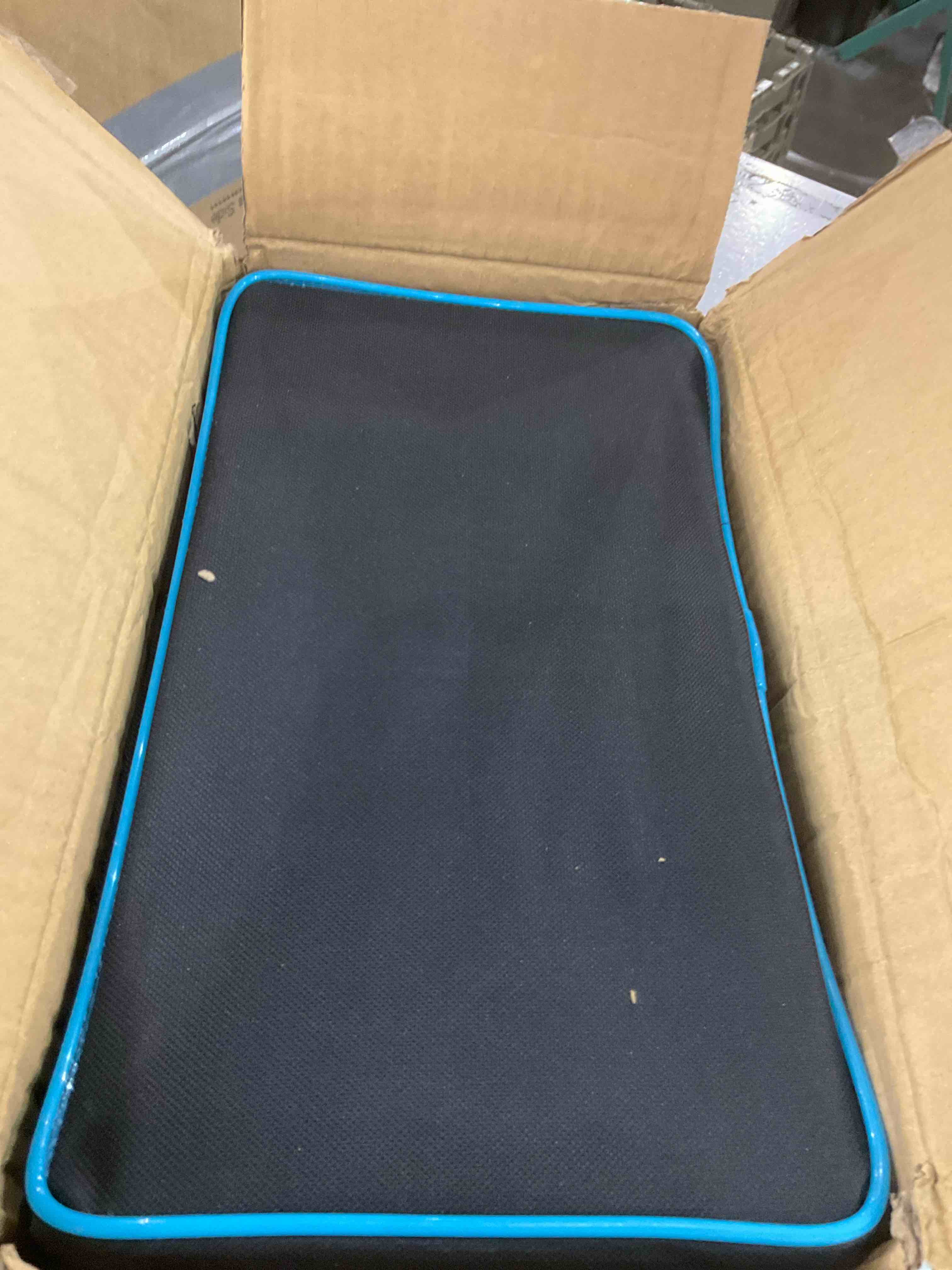 https://s3.amazonaws.com/lotting-images-prod/BargainHunt/EXS01091348_1708607526329.jpeg