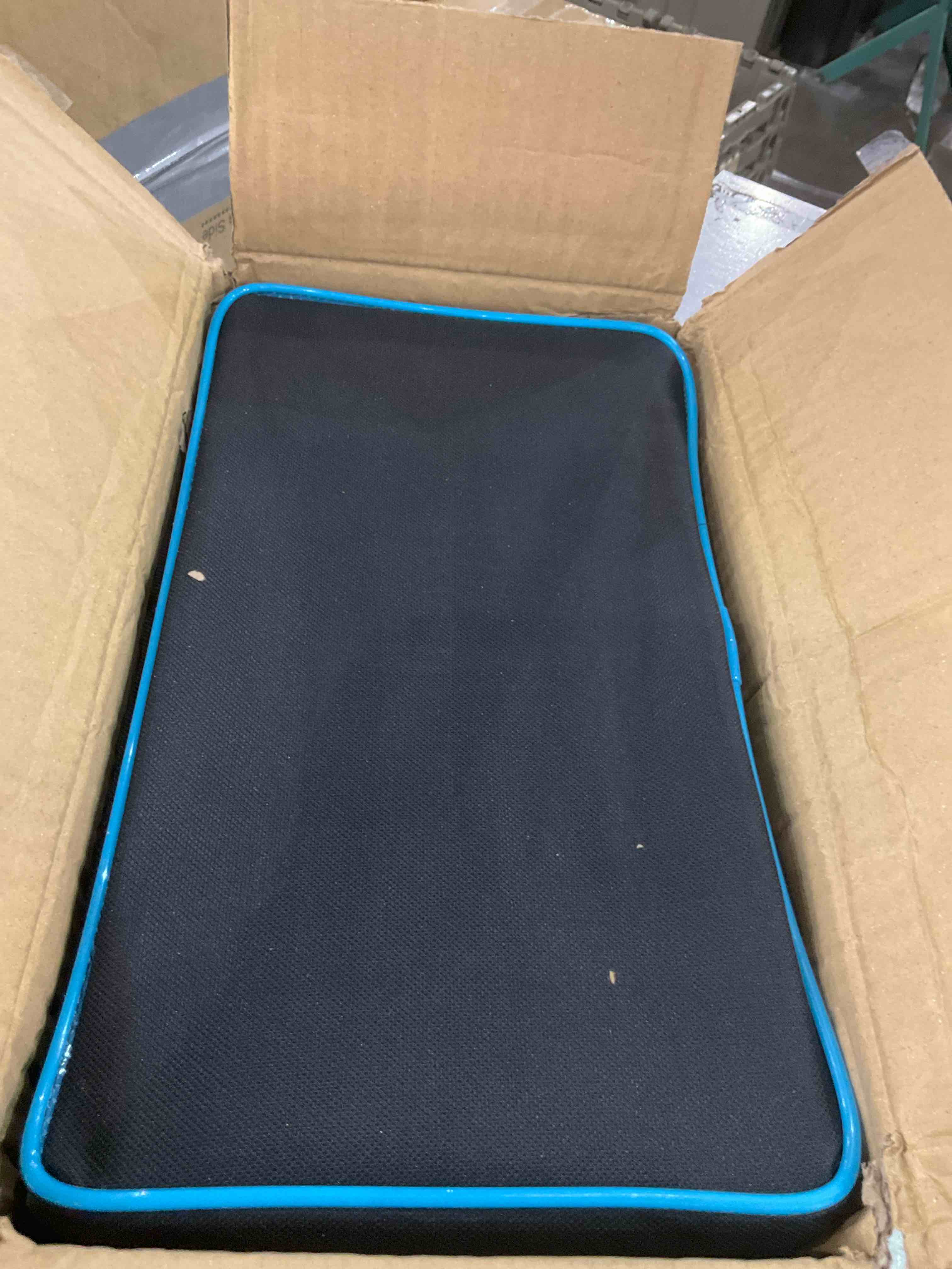 https://s3.amazonaws.com/lotting-images-prod/BargainHunt/EXS01091348_1708607527485.jpeg