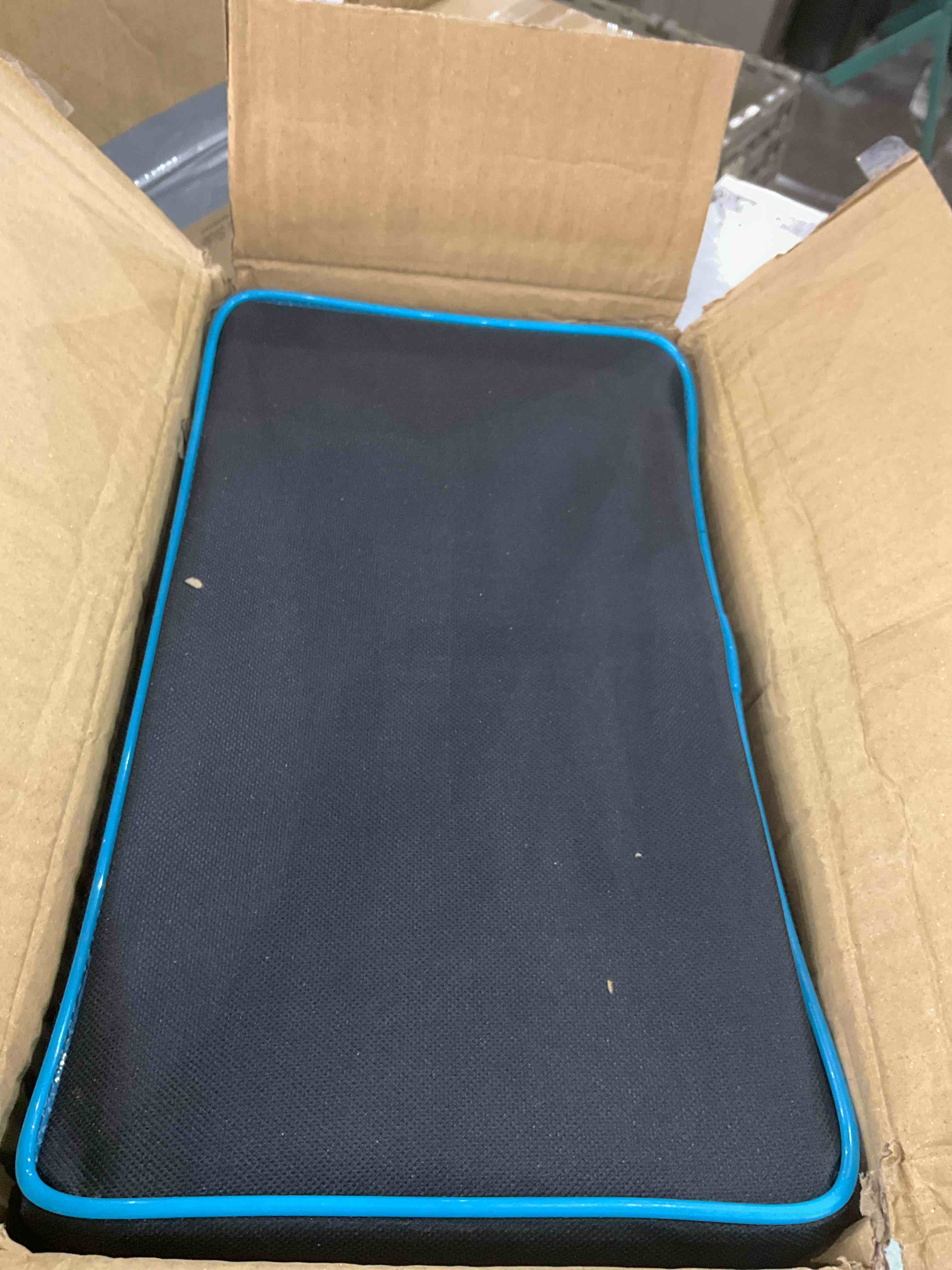 https://s3.amazonaws.com/lotting-images-prod/BargainHunt/EXS01091348_1708607528307.jpeg