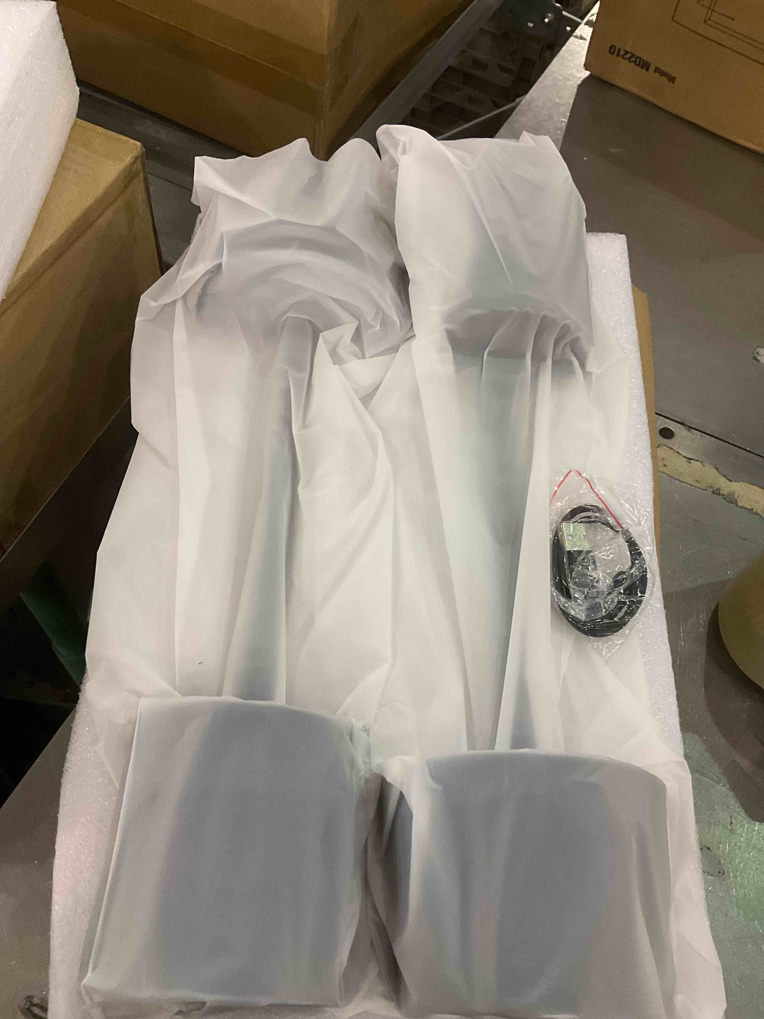 https://s3.amazonaws.com/lotting-images-prod/BargainHunt/EXS01091355_1708608388974.jpeg