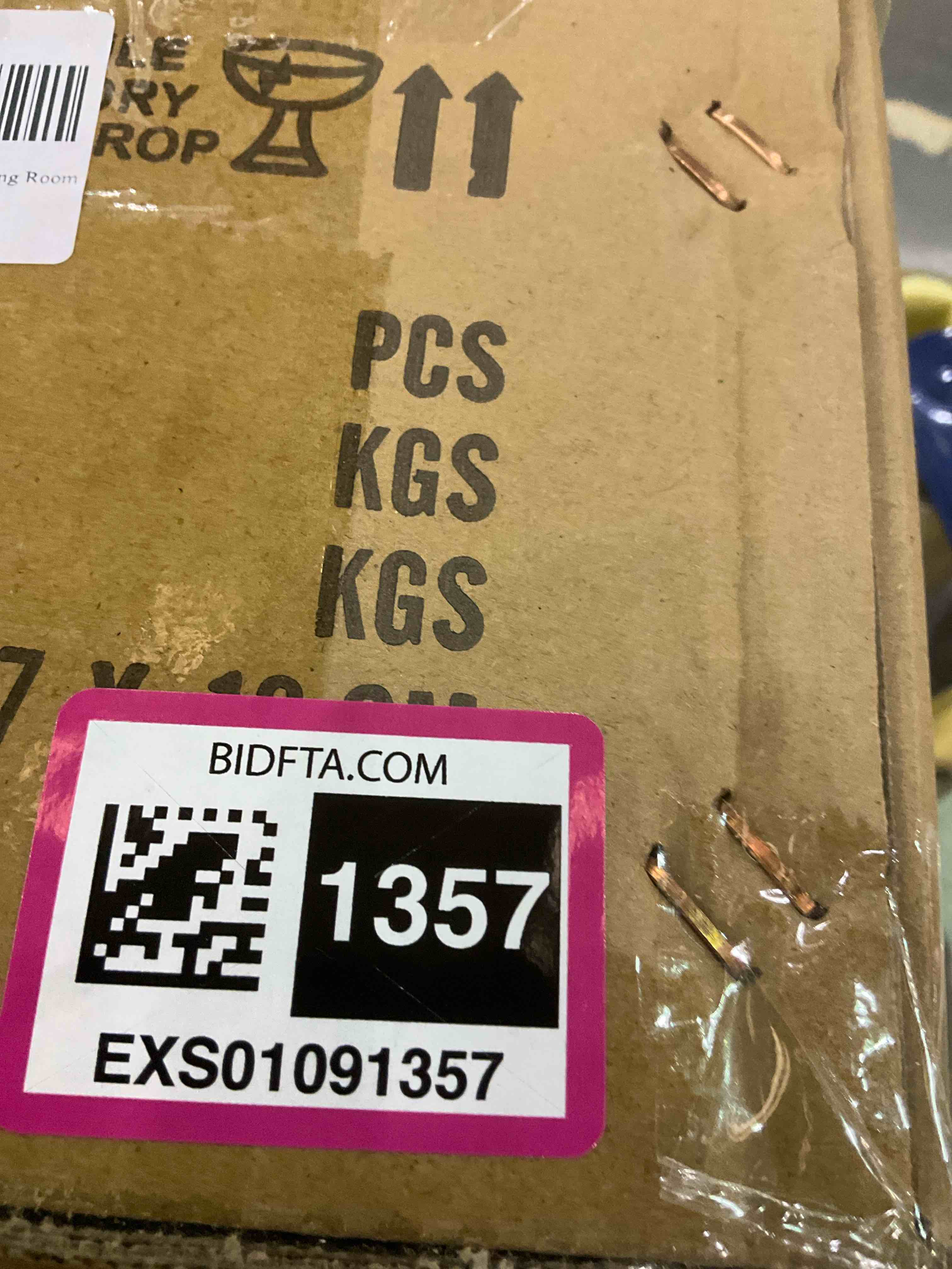 https://s3.amazonaws.com/lotting-images-prod/BargainHunt/EXS01091357_1708608593198.jpeg