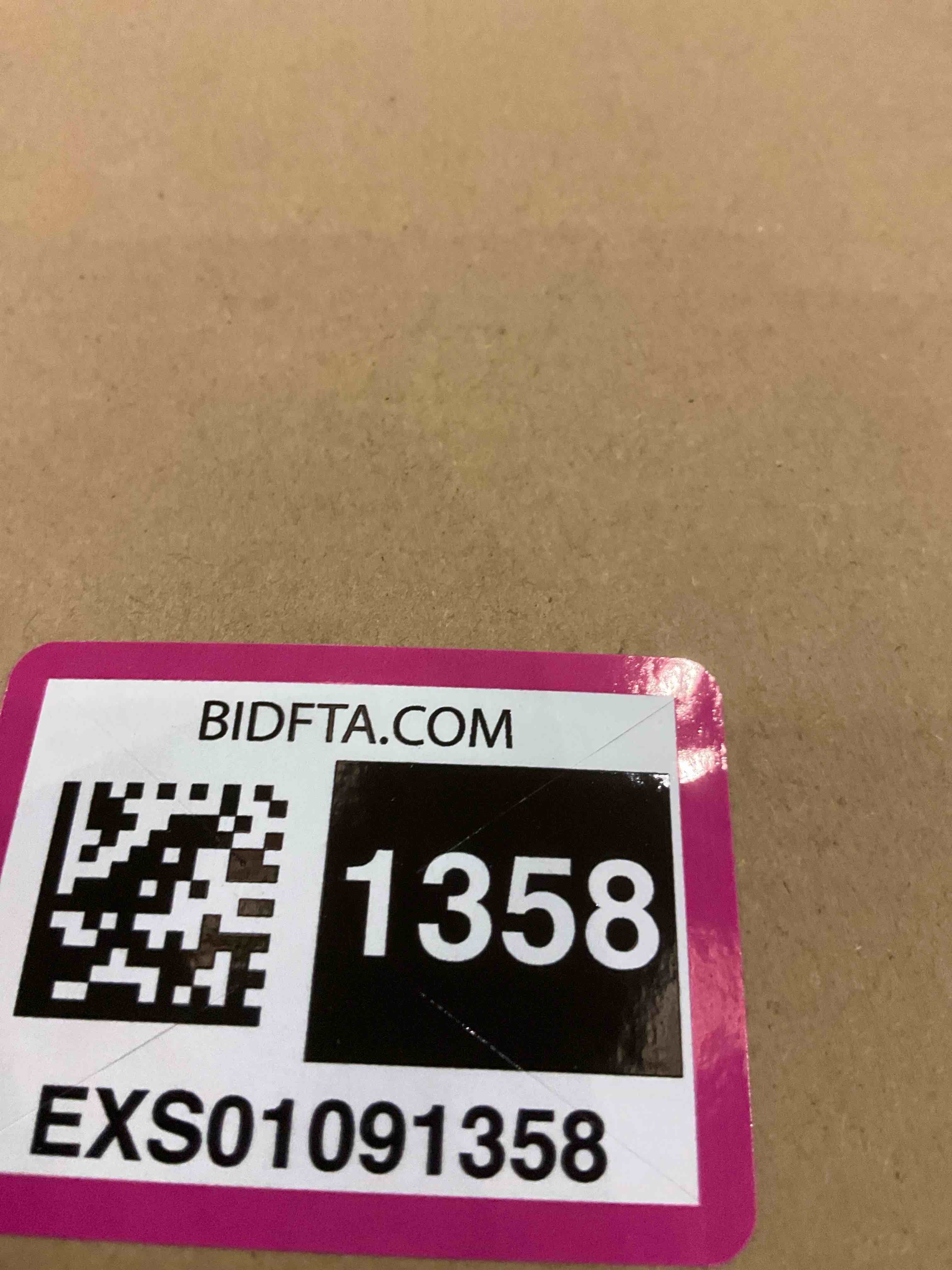 https://s3.amazonaws.com/lotting-images-prod/BargainHunt/EXS01091358_1708608663098.jpeg