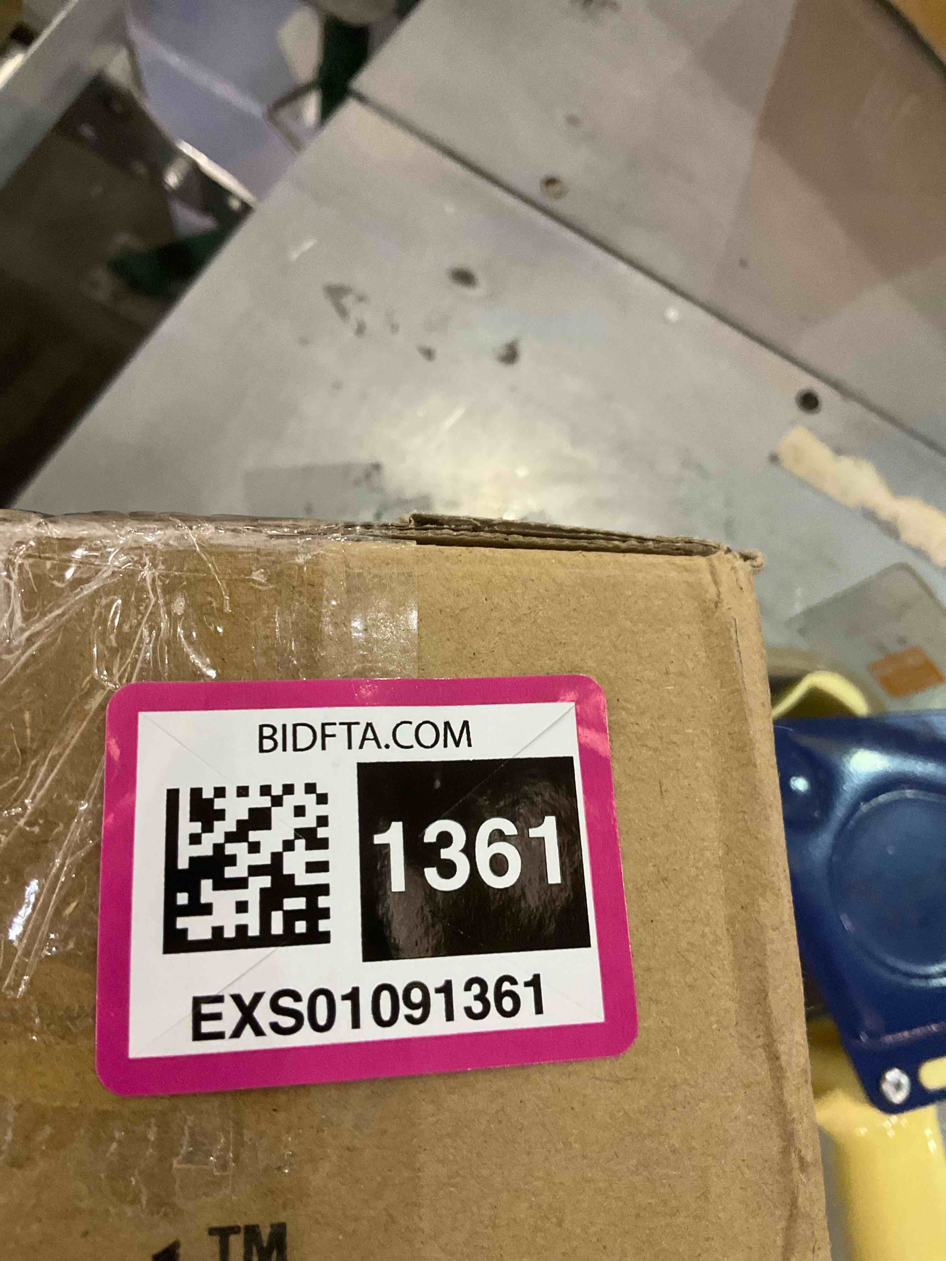 https://s3.amazonaws.com/lotting-images-prod/BargainHunt/EXS01091361_1708609081561.jpeg