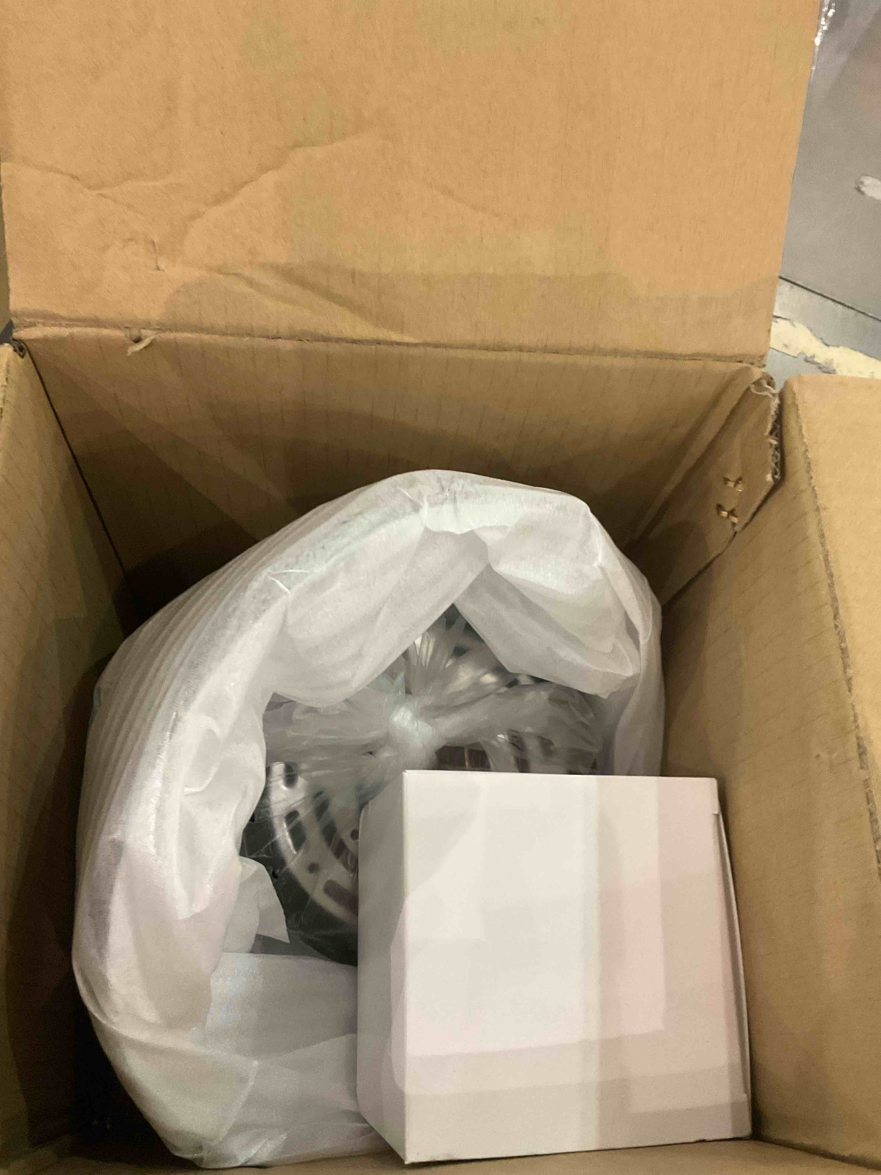 https://s3.amazonaws.com/lotting-images-prod/BargainHunt/EXS01091368_1708609672905.jpeg