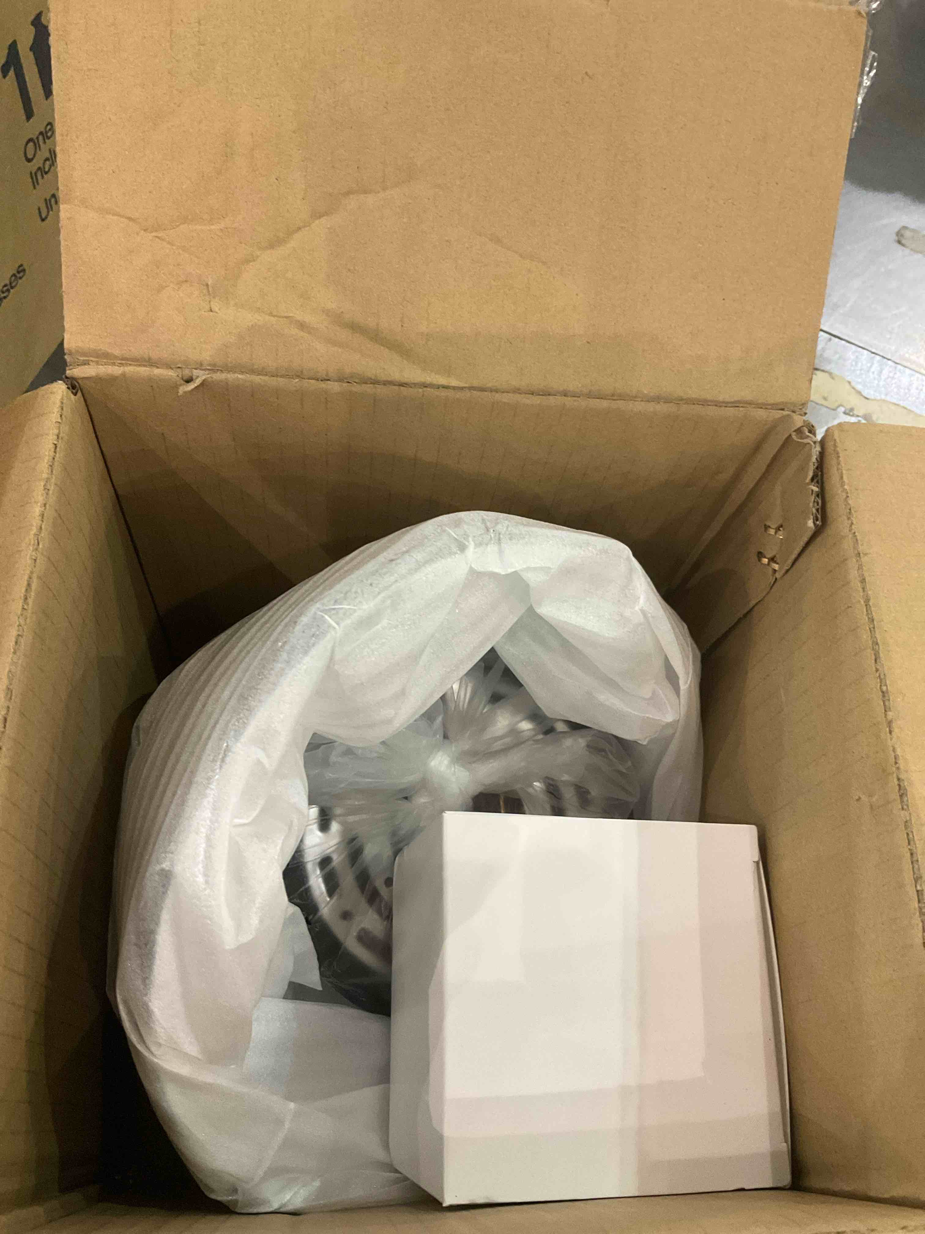 https://s3.amazonaws.com/lotting-images-prod/BargainHunt/EXS01091368_1708609674673.jpeg