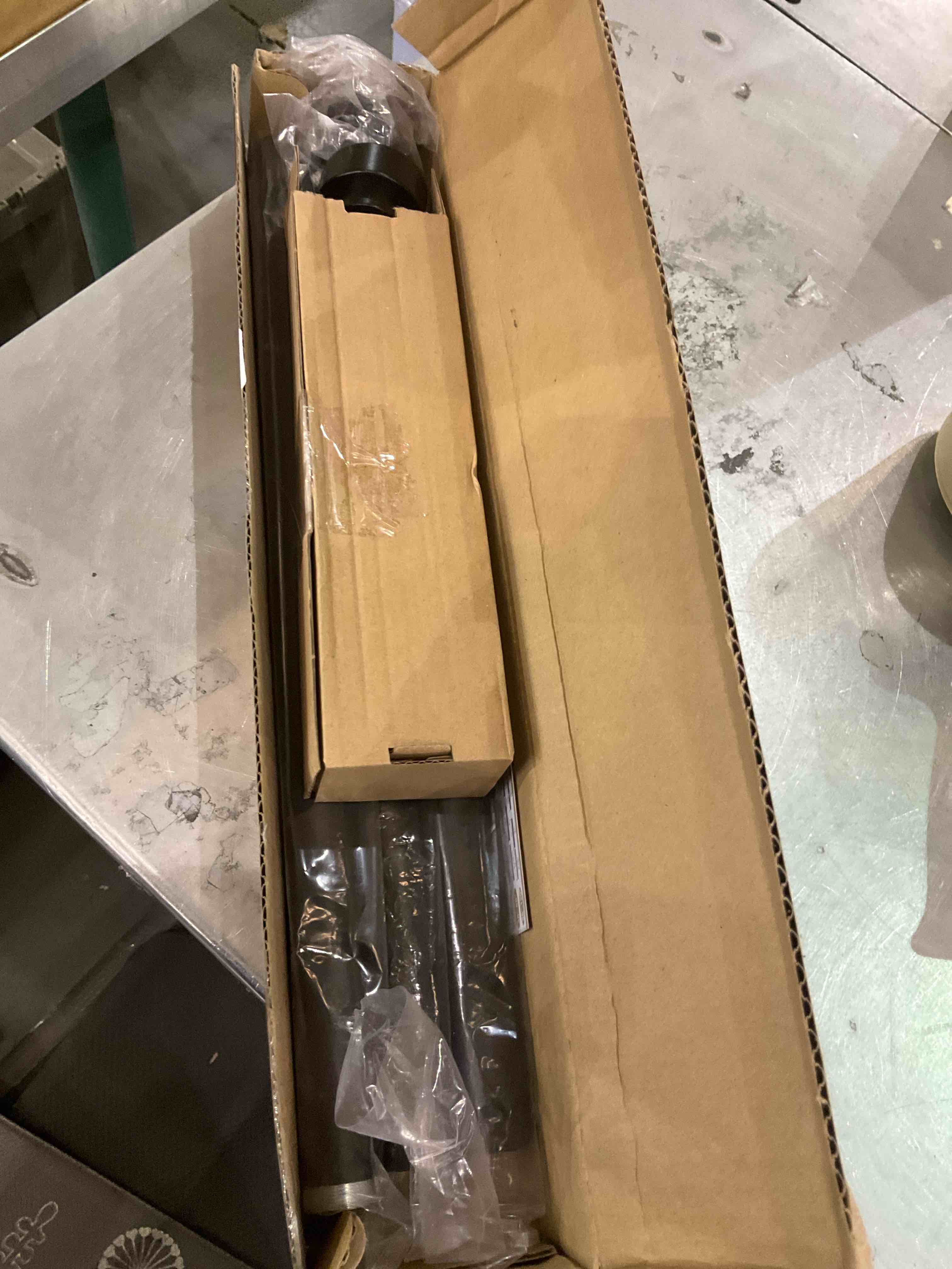 https://s3.amazonaws.com/lotting-images-prod/BargainHunt/EXS01091373_1708610063232.jpeg