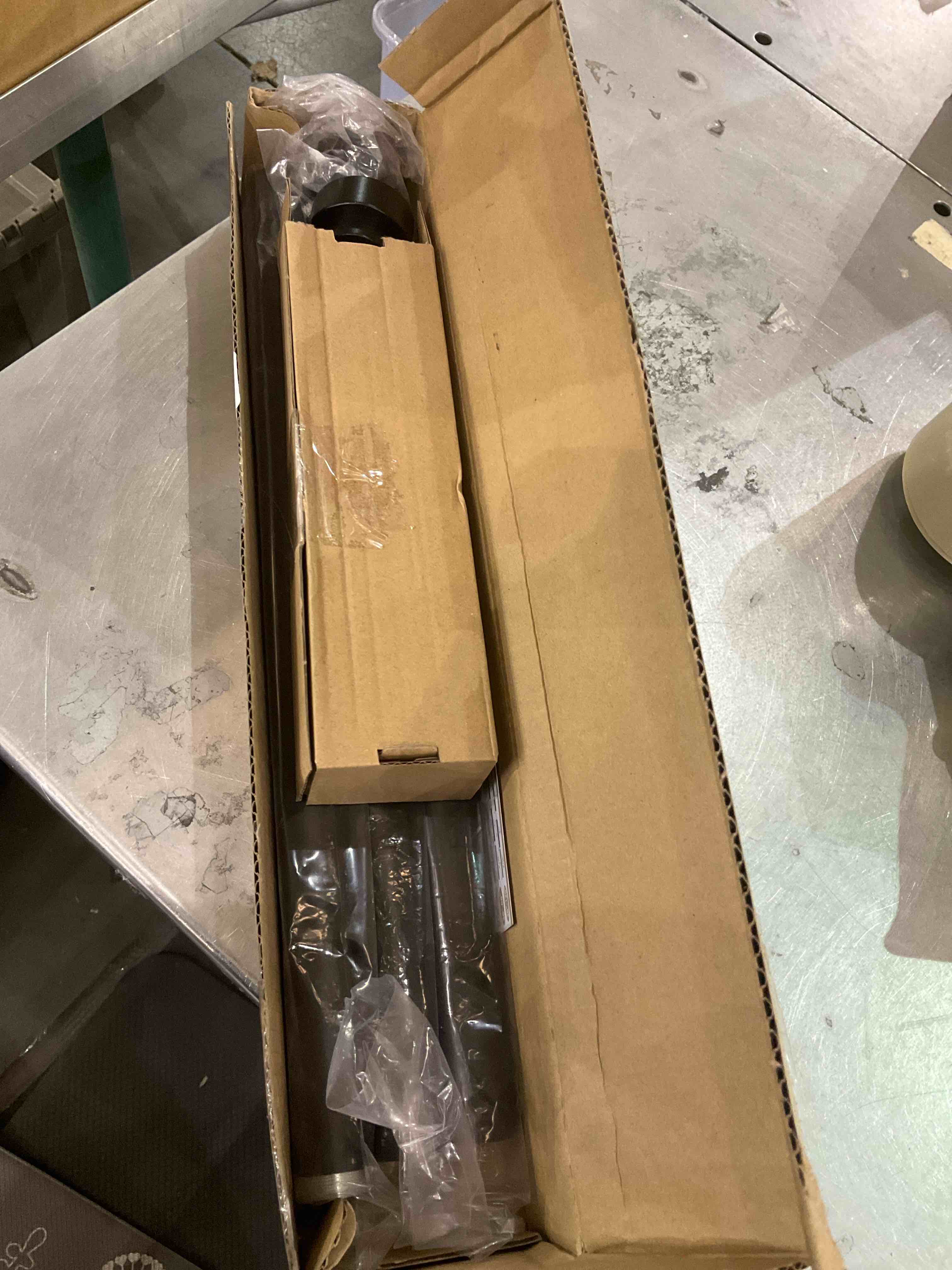 https://s3.amazonaws.com/lotting-images-prod/BargainHunt/EXS01091373_1708610064067.jpeg