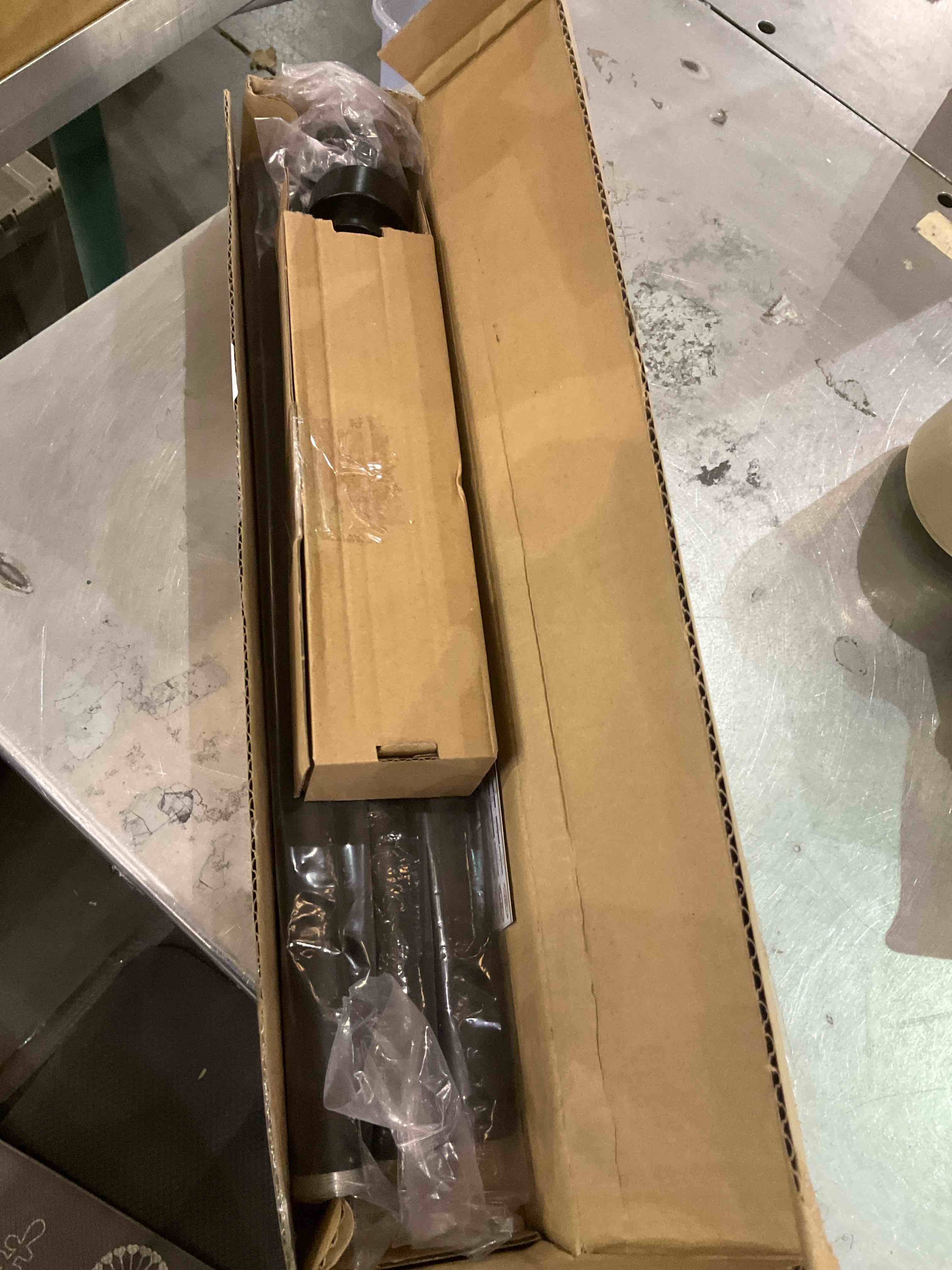 https://s3.amazonaws.com/lotting-images-prod/BargainHunt/EXS01091373_1708610065105.jpeg