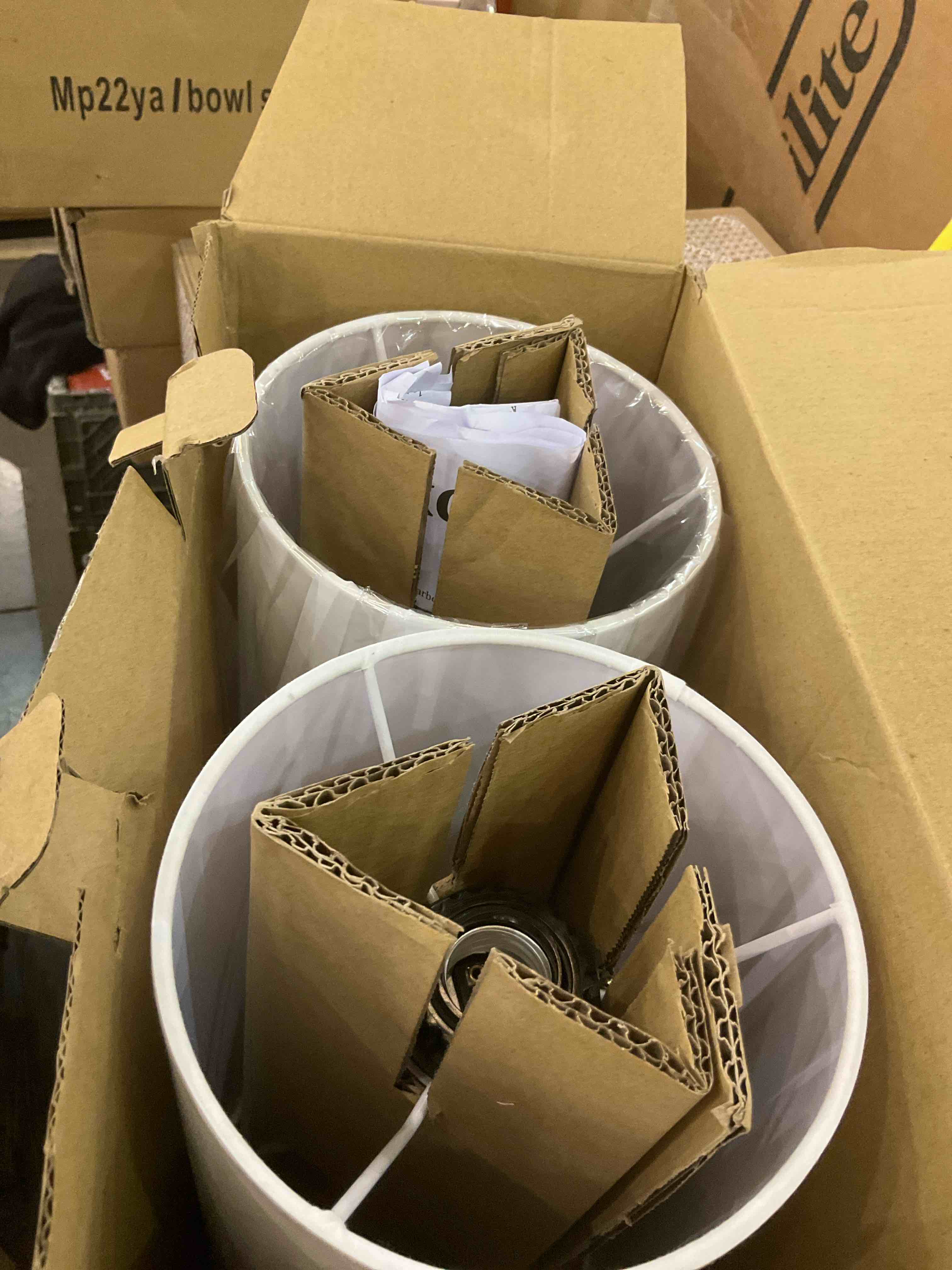 https://s3.amazonaws.com/lotting-images-prod/BargainHunt/EXS01091427_1708618521994.jpeg