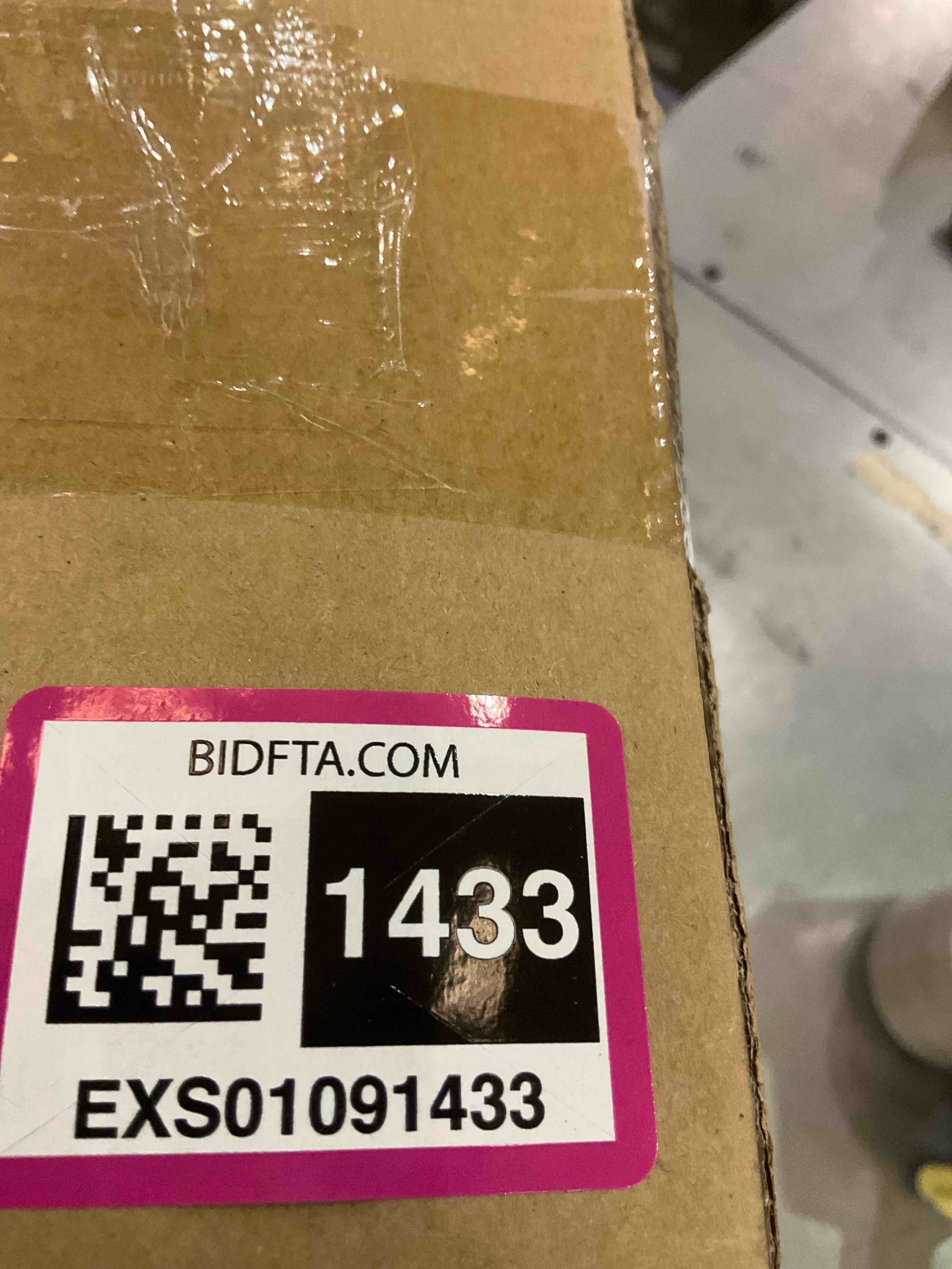 https://s3.amazonaws.com/lotting-images-prod/BargainHunt/EXS01091433_1708619070371.jpeg