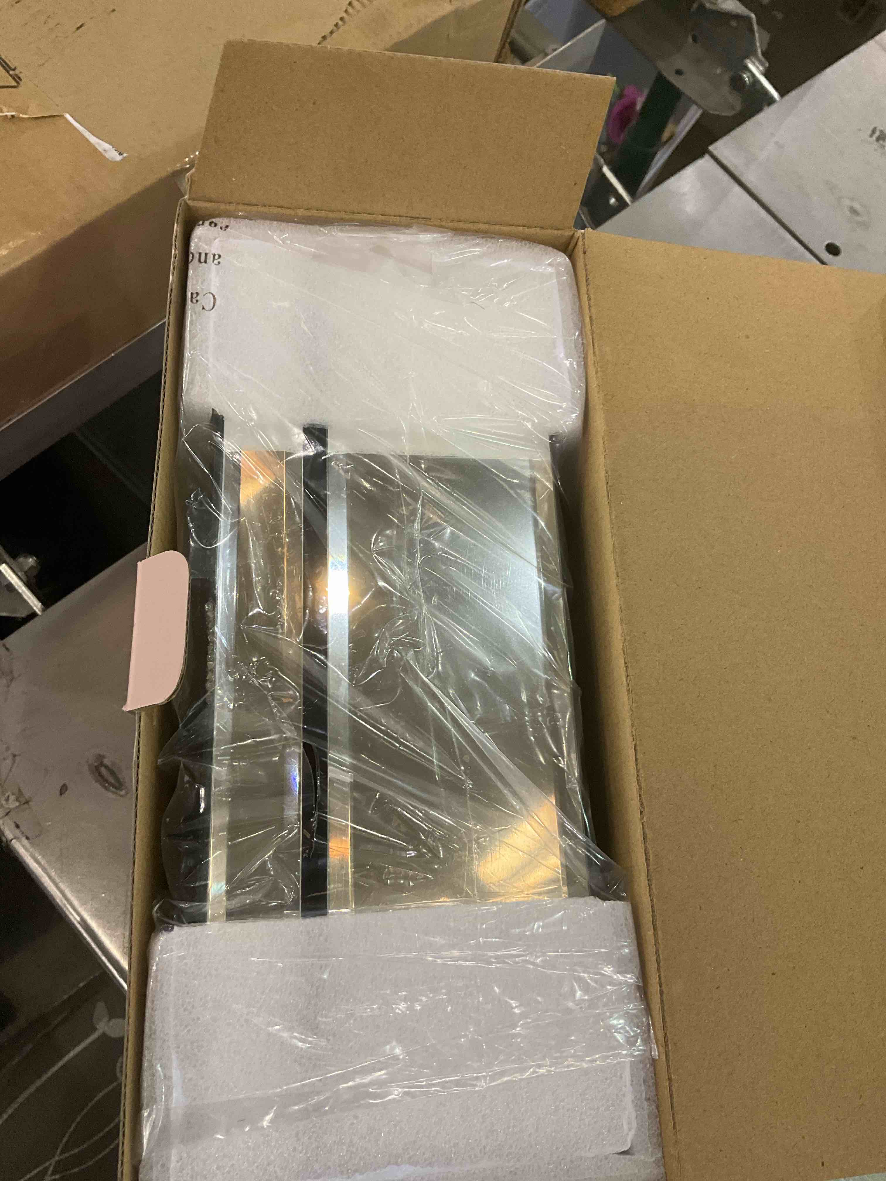 https://s3.amazonaws.com/lotting-images-prod/BargainHunt/EXS01091435_1708619358646.jpeg