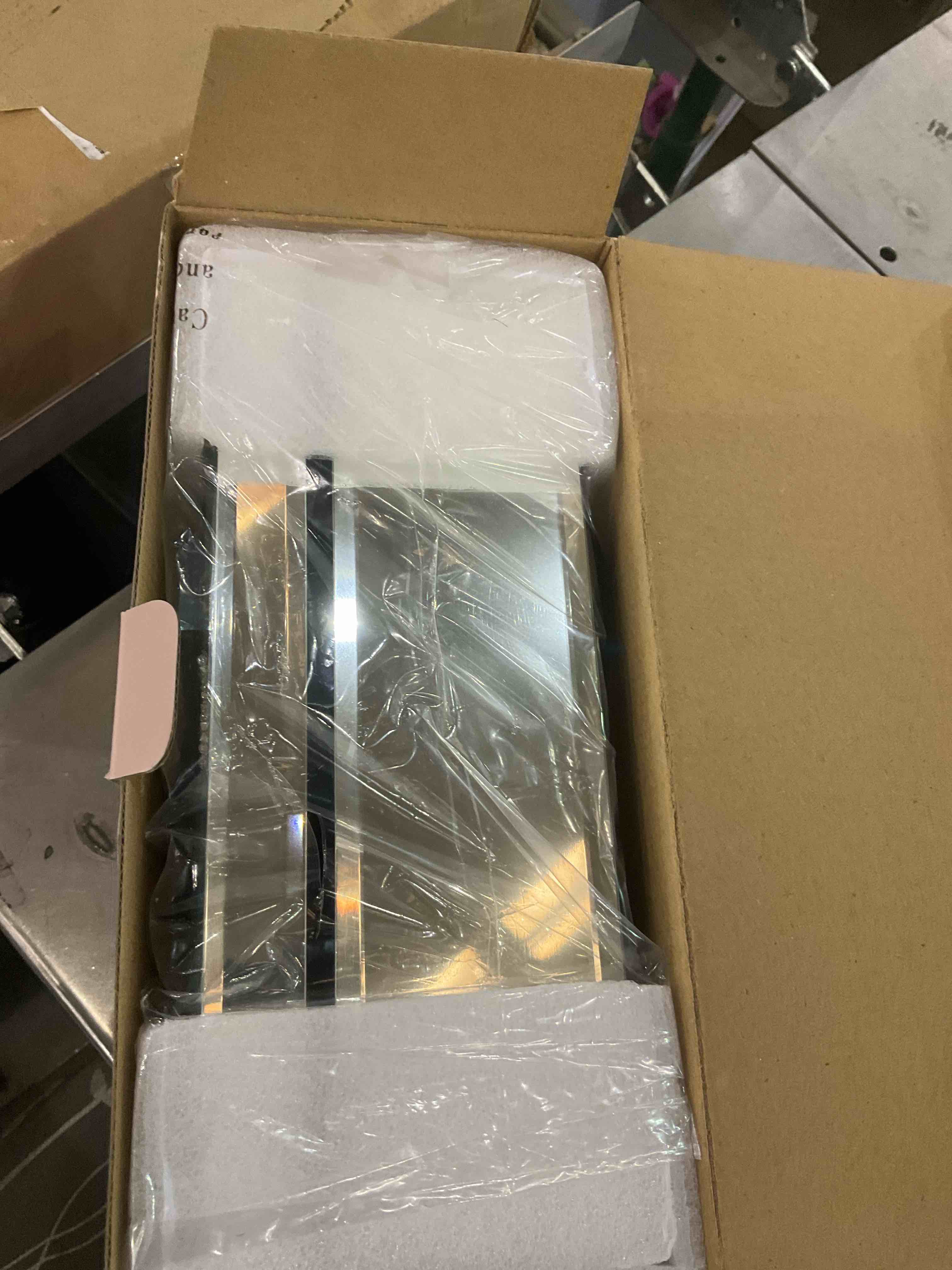 https://s3.amazonaws.com/lotting-images-prod/BargainHunt/EXS01091435_1708619359709.jpeg