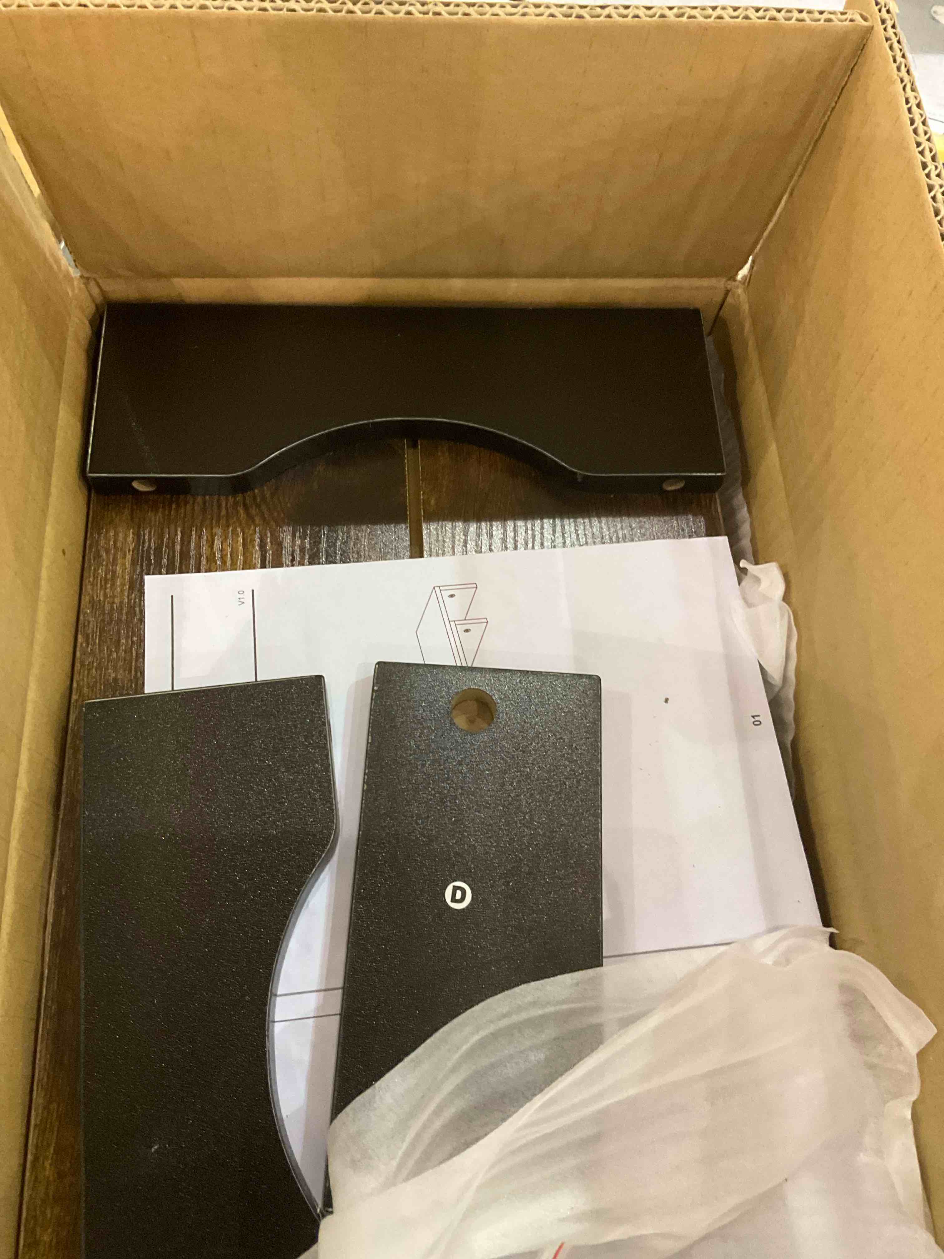 https://s3.amazonaws.com/lotting-images-prod/BargainHunt/EXS01091467_1708624898696.jpeg