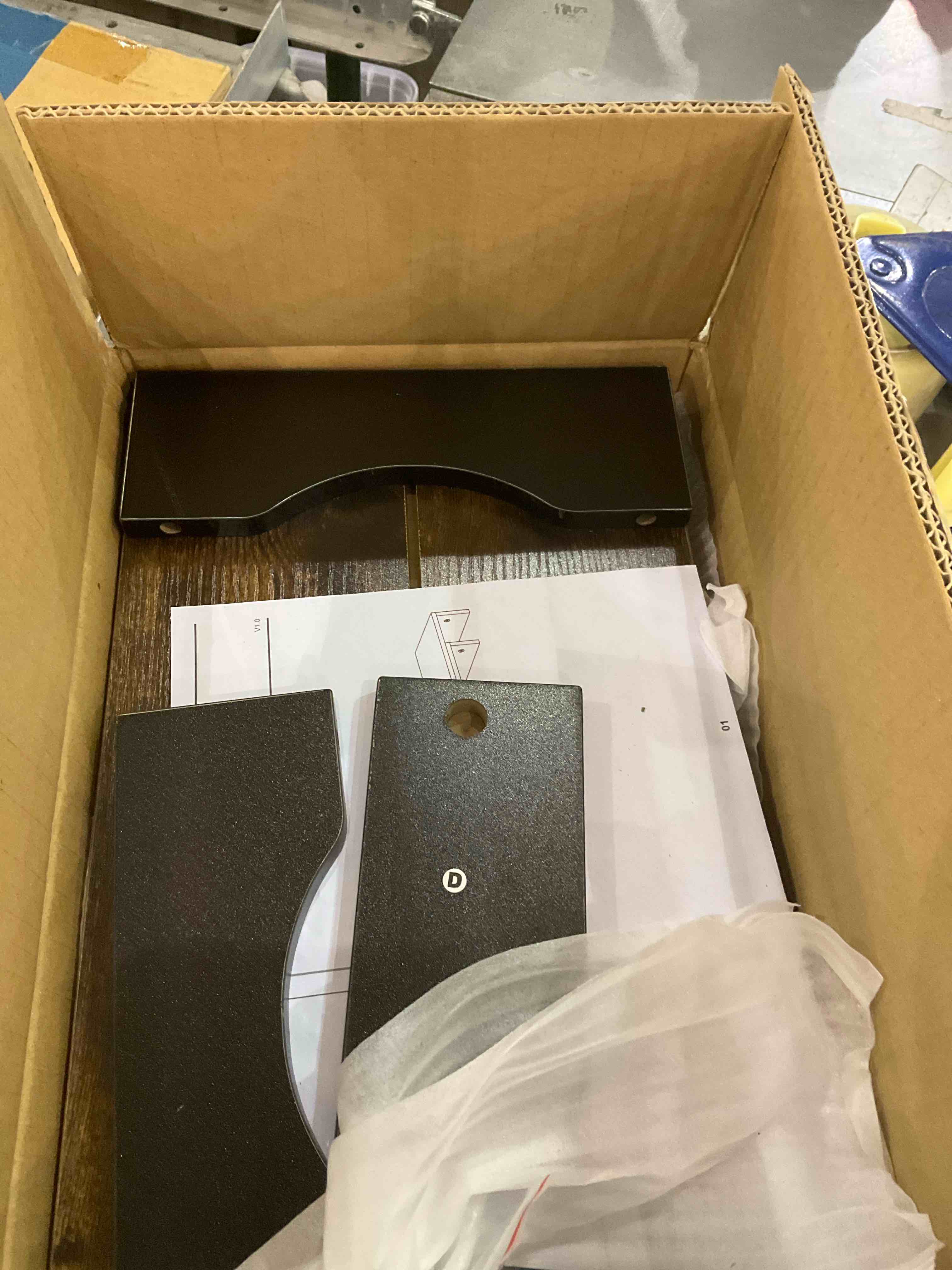 https://s3.amazonaws.com/lotting-images-prod/BargainHunt/EXS01091467_1708624900657.jpeg