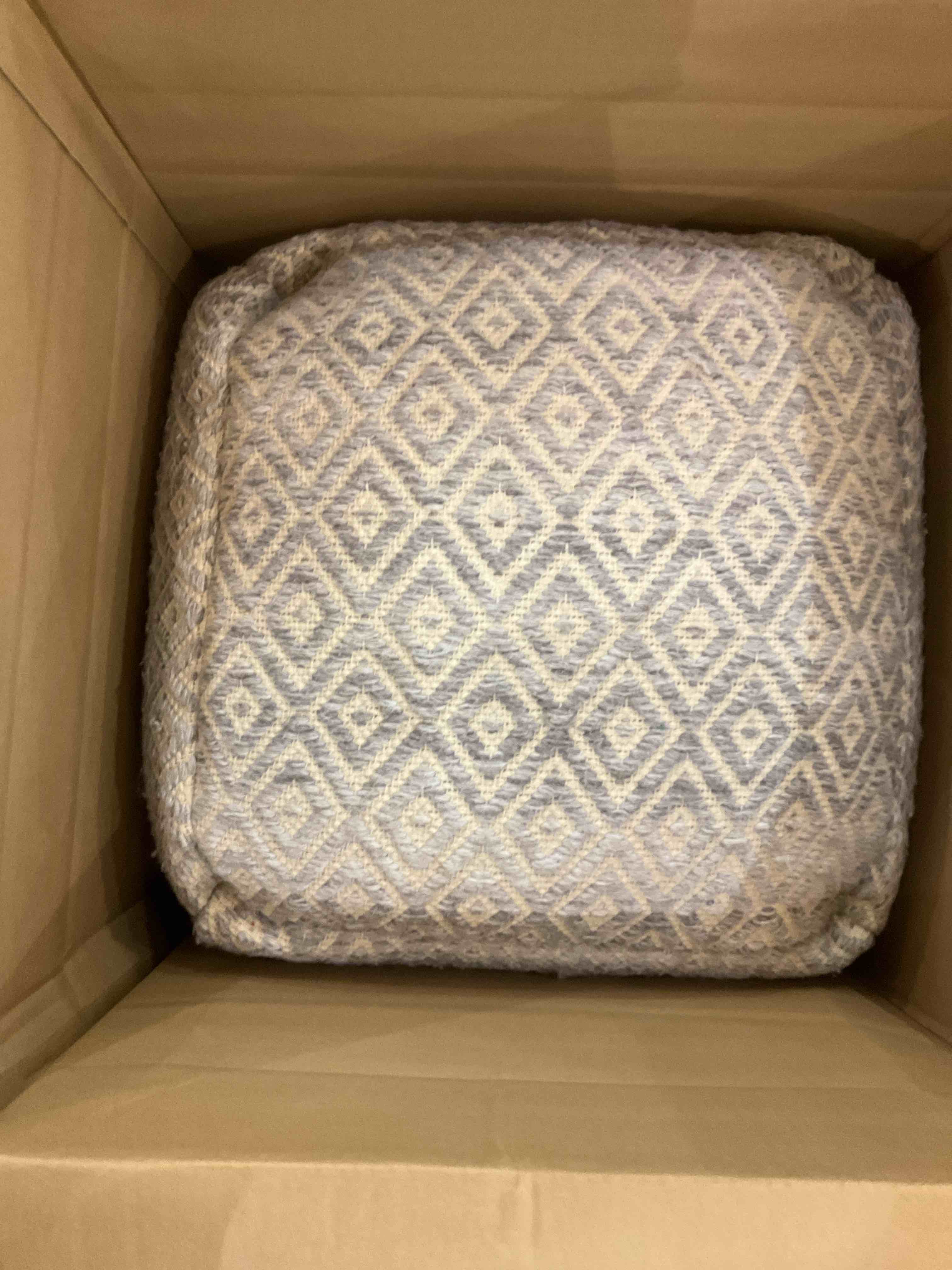 https://s3.amazonaws.com/lotting-images-prod/BargainHunt/EXS01091623_1708012845841.jpeg