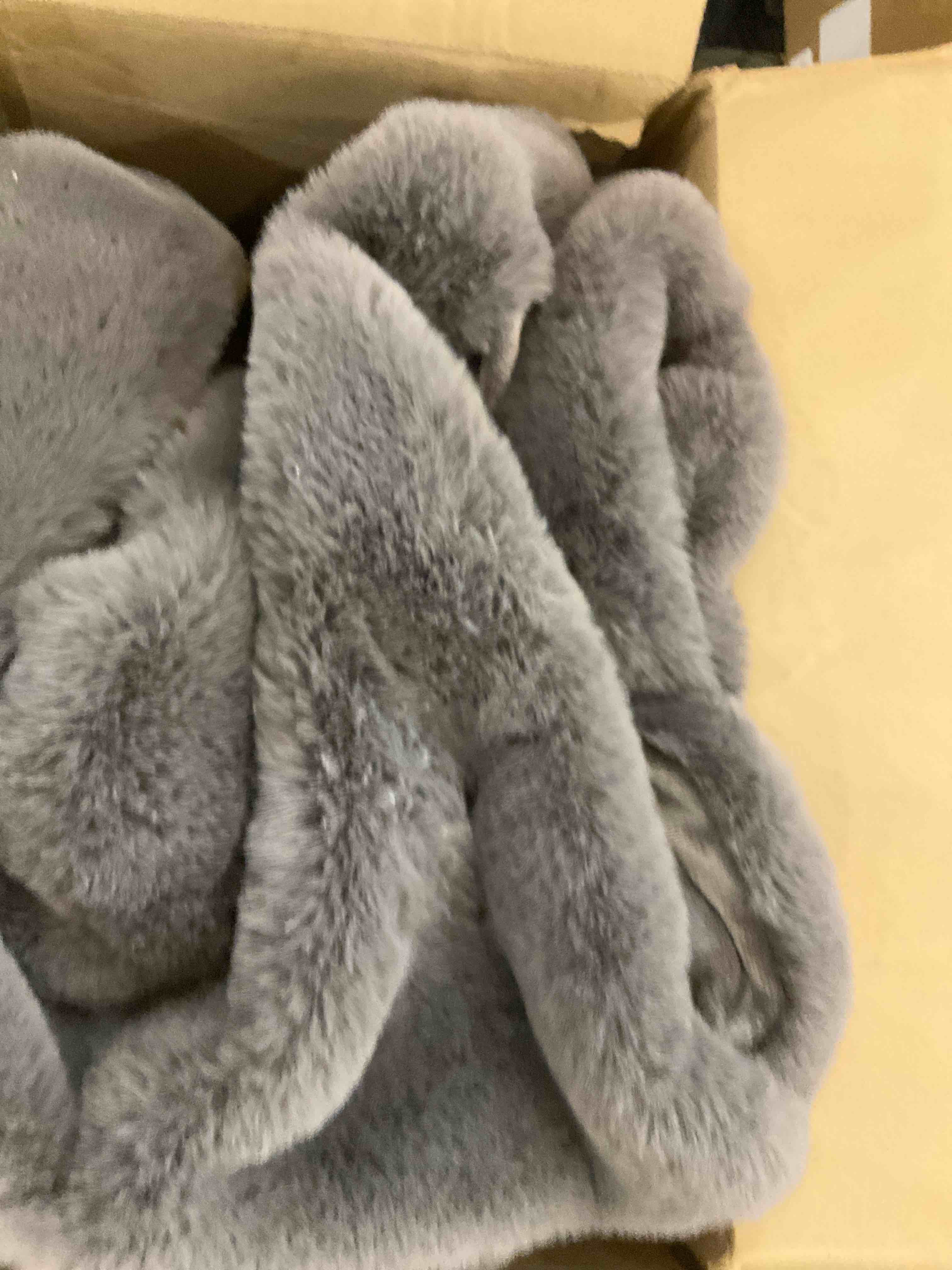 https://s3.amazonaws.com/lotting-images-prod/BargainHunt/EXS01091669_1708020436051.jpeg