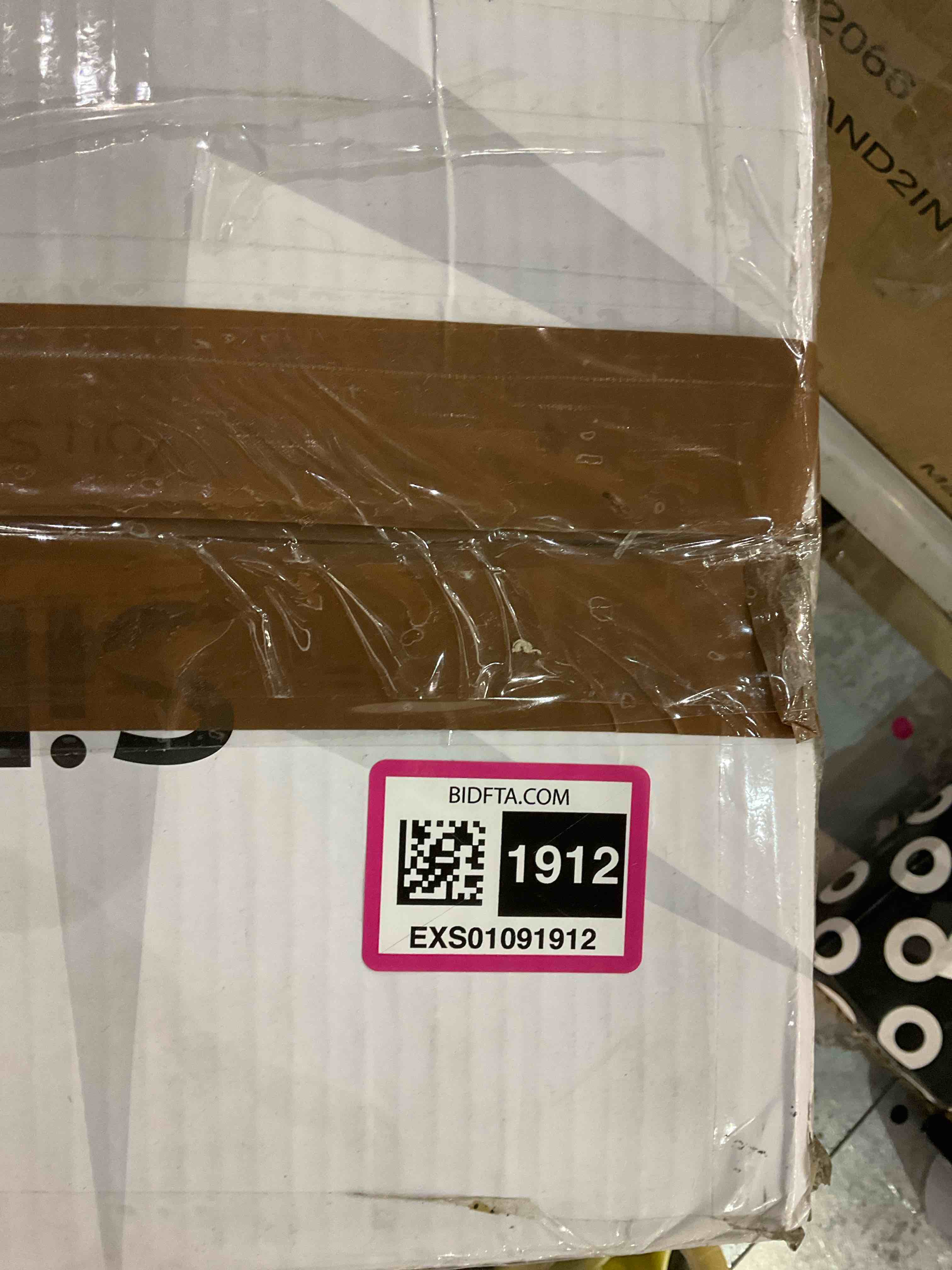 https://s3.amazonaws.com/lotting-images-prod/BargainHunt/EXS01091912_1708344840748.jpeg