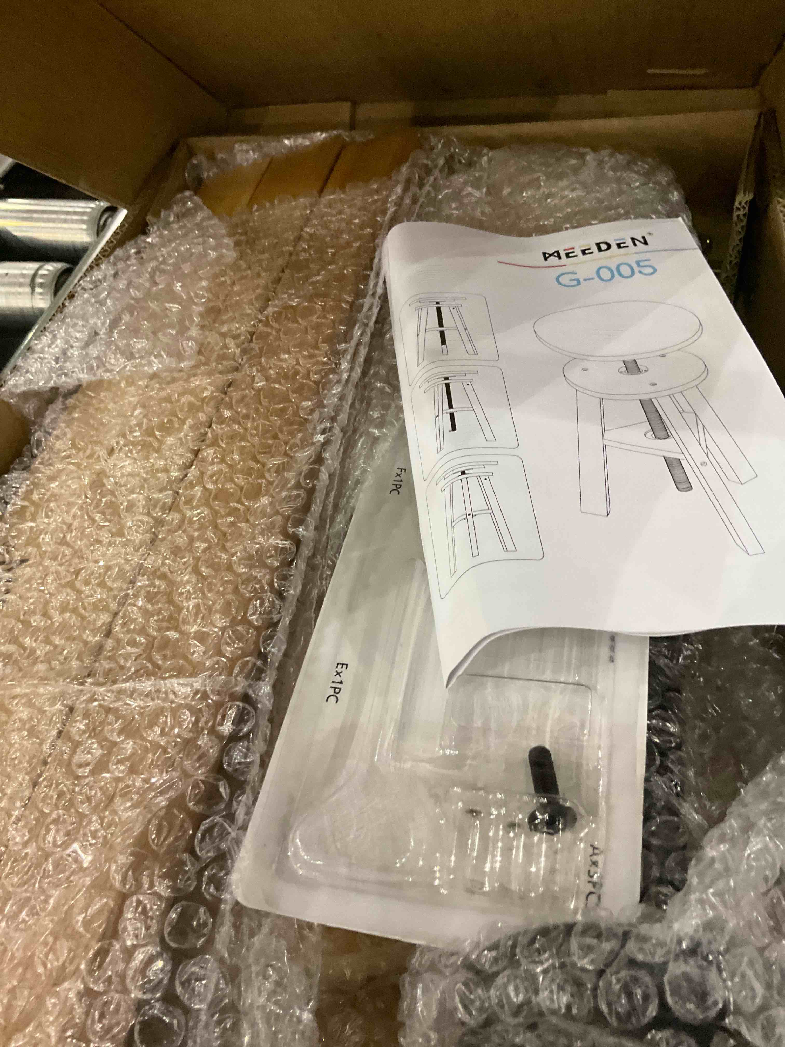 https://s3.amazonaws.com/lotting-images-prod/BargainHunt/EXS01092072_1717512761474.jpeg
