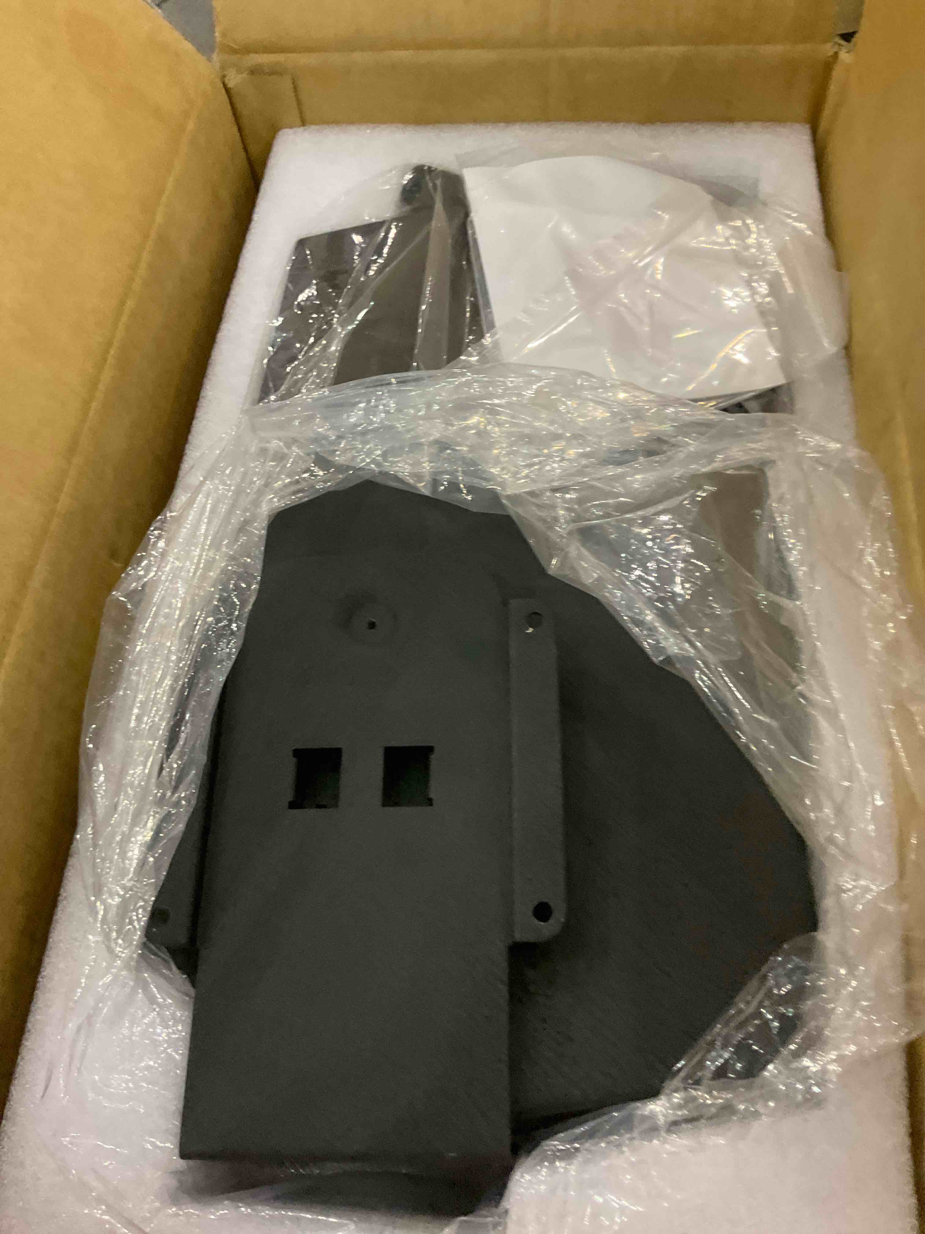https://s3.amazonaws.com/lotting-images-prod/BargainHunt/EXS01092161_1717590257184.jpeg