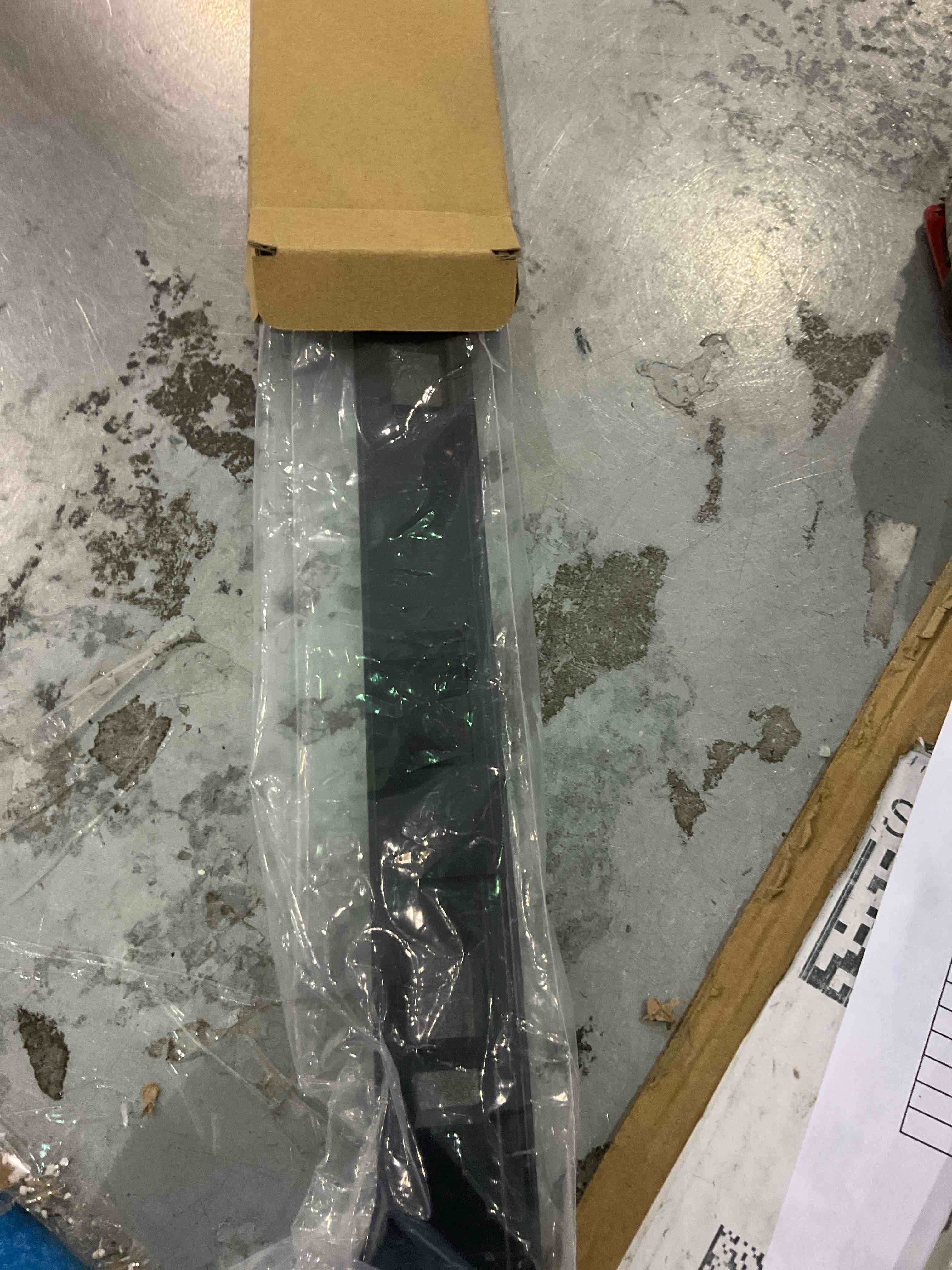 https://s3.amazonaws.com/lotting-images-prod/BargainHunt/EXS01092296_1717676042268.jpeg