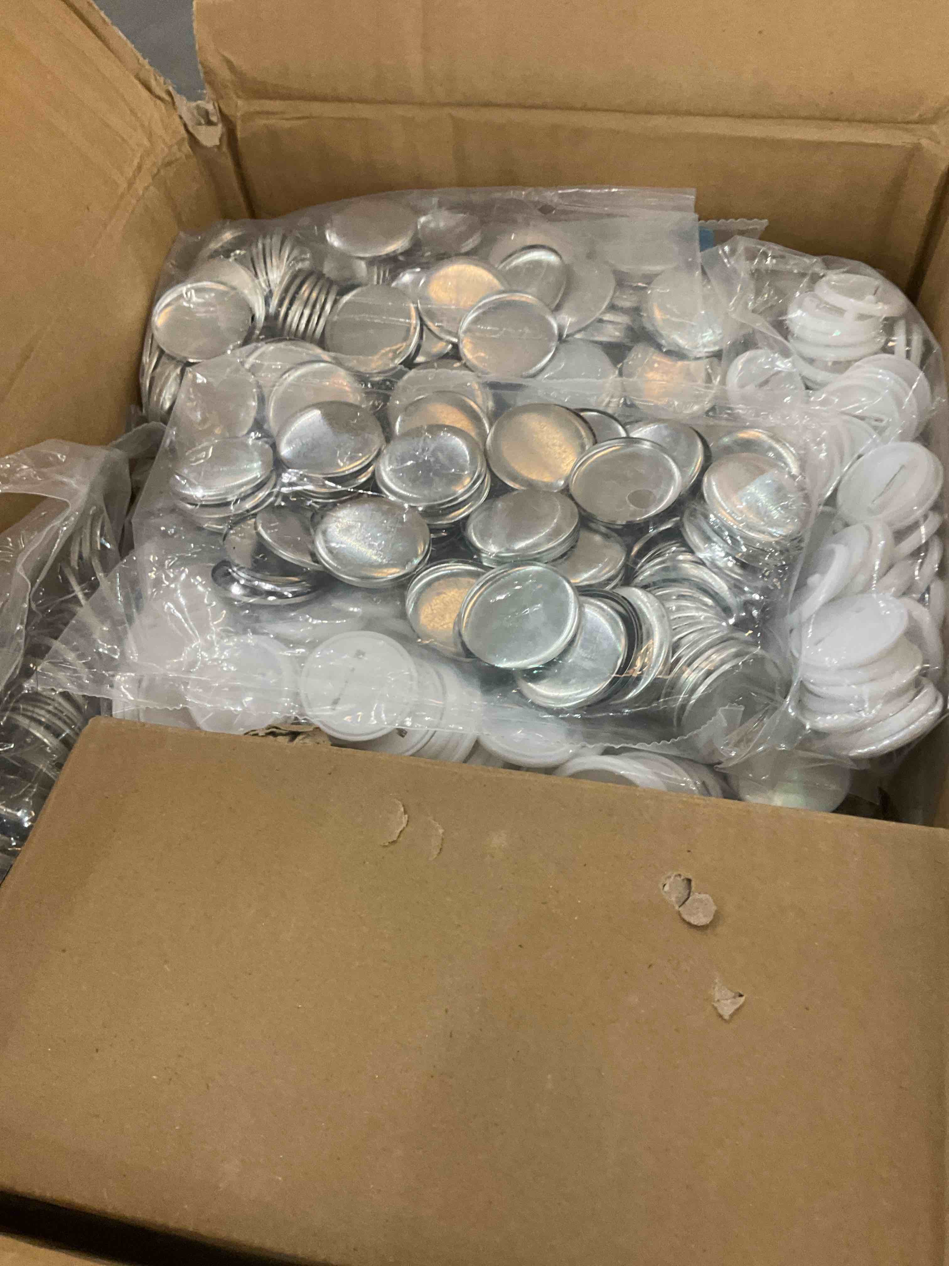 https://s3.amazonaws.com/lotting-images-prod/BargainHunt/EXS01092362_1717692165483.jpeg