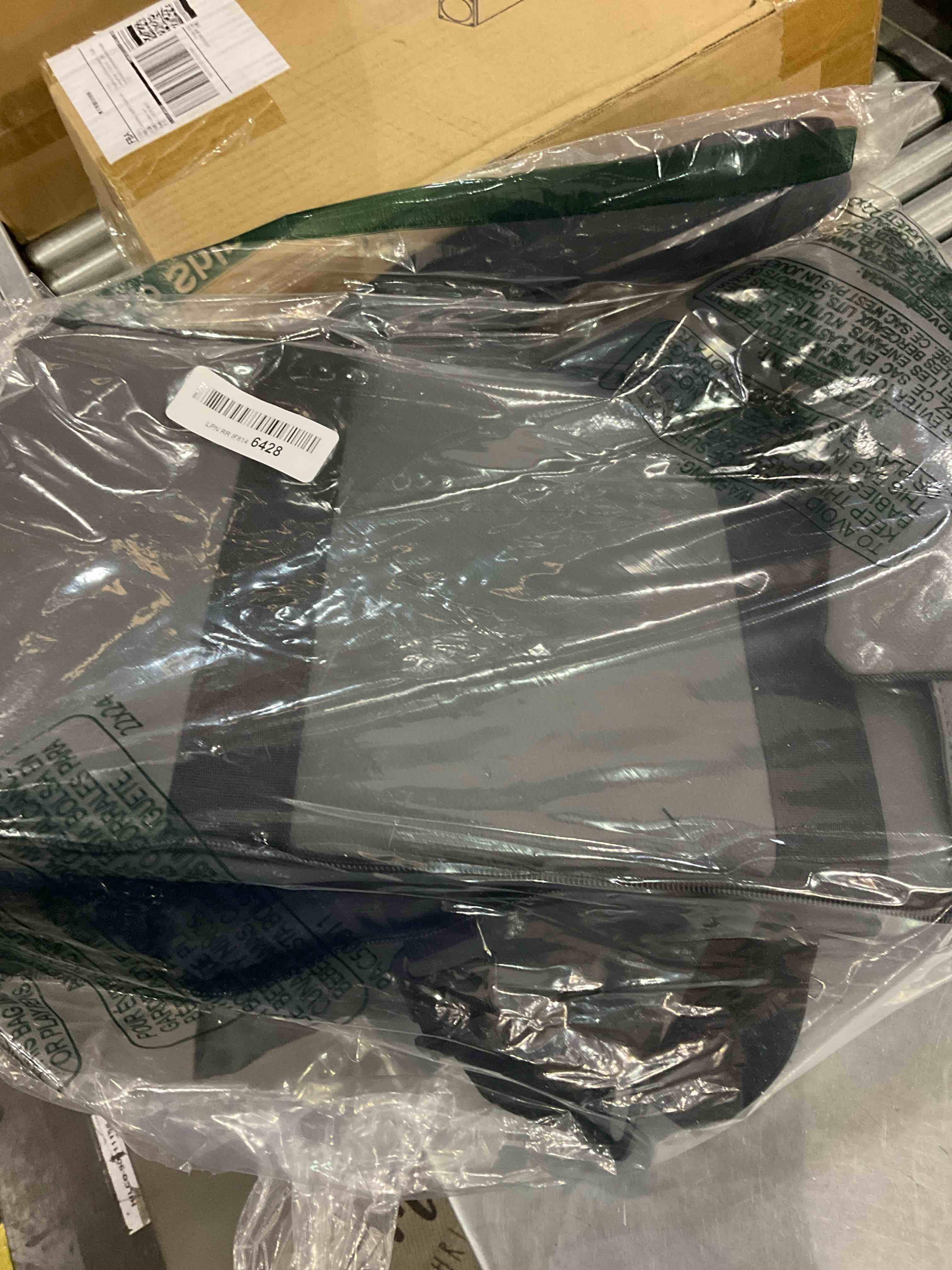 https://s3.amazonaws.com/lotting-images-prod/BargainHunt/EXS01093046_1712064458575.jpeg
