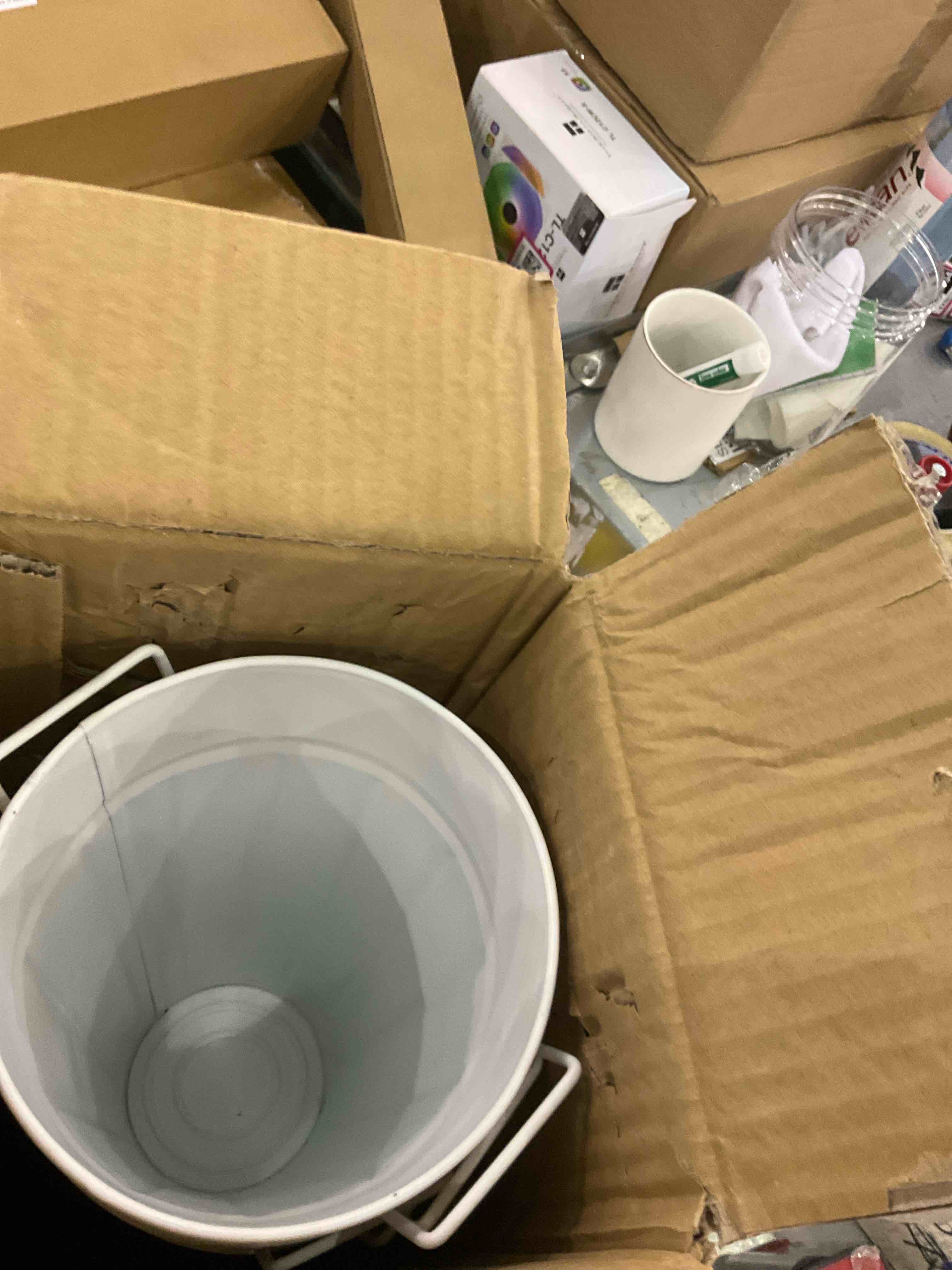 https://s3.amazonaws.com/lotting-images-prod/BargainHunt/EXS01093081_1712069242732.jpeg