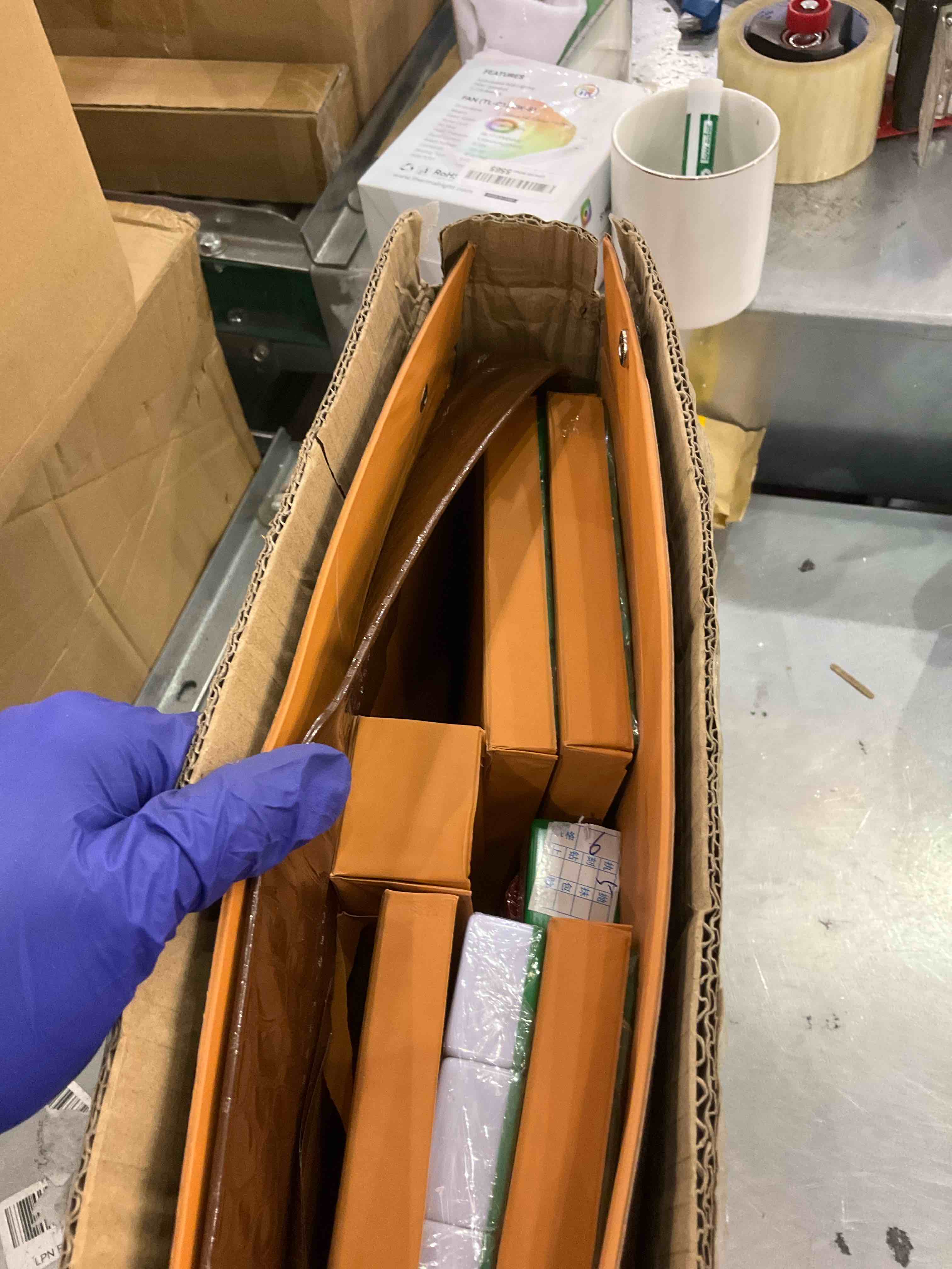 https://s3.amazonaws.com/lotting-images-prod/BargainHunt/EXS01093090_1712070223439.jpeg