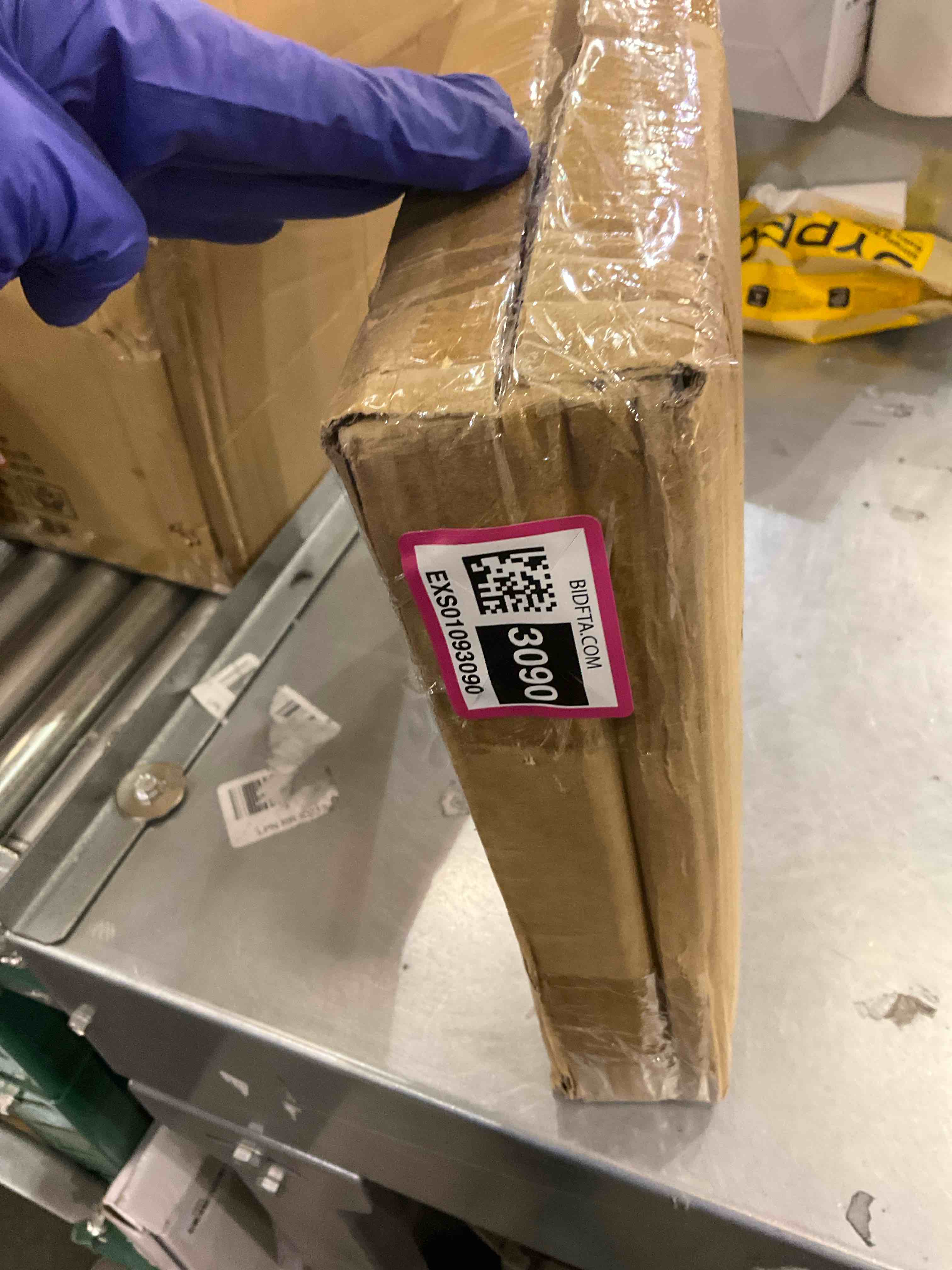 https://s3.amazonaws.com/lotting-images-prod/BargainHunt/EXS01093090_1712070253097.jpeg