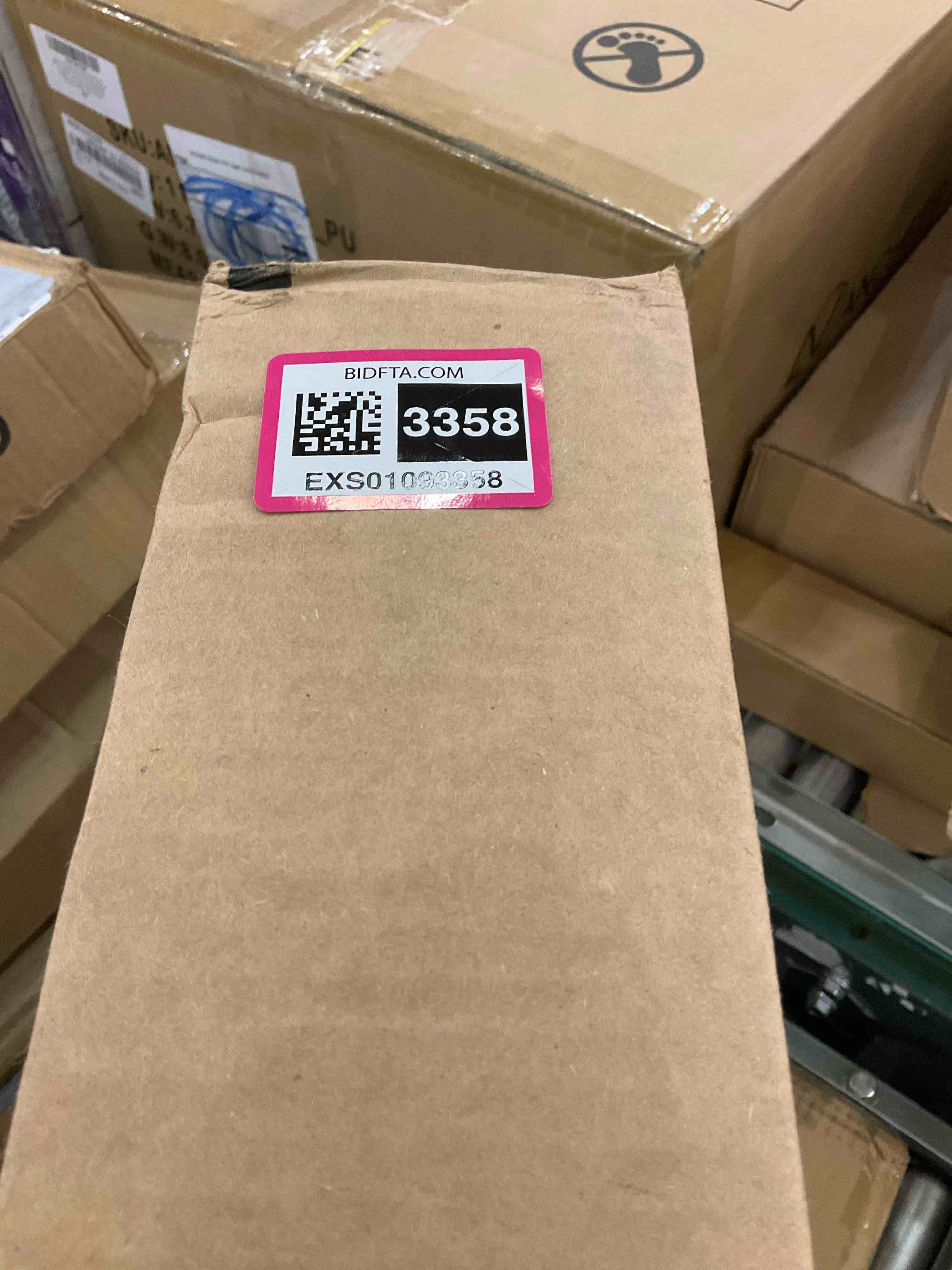 https://s3.amazonaws.com/lotting-images-prod/BargainHunt/EXS01093358_1712238556728.jpeg