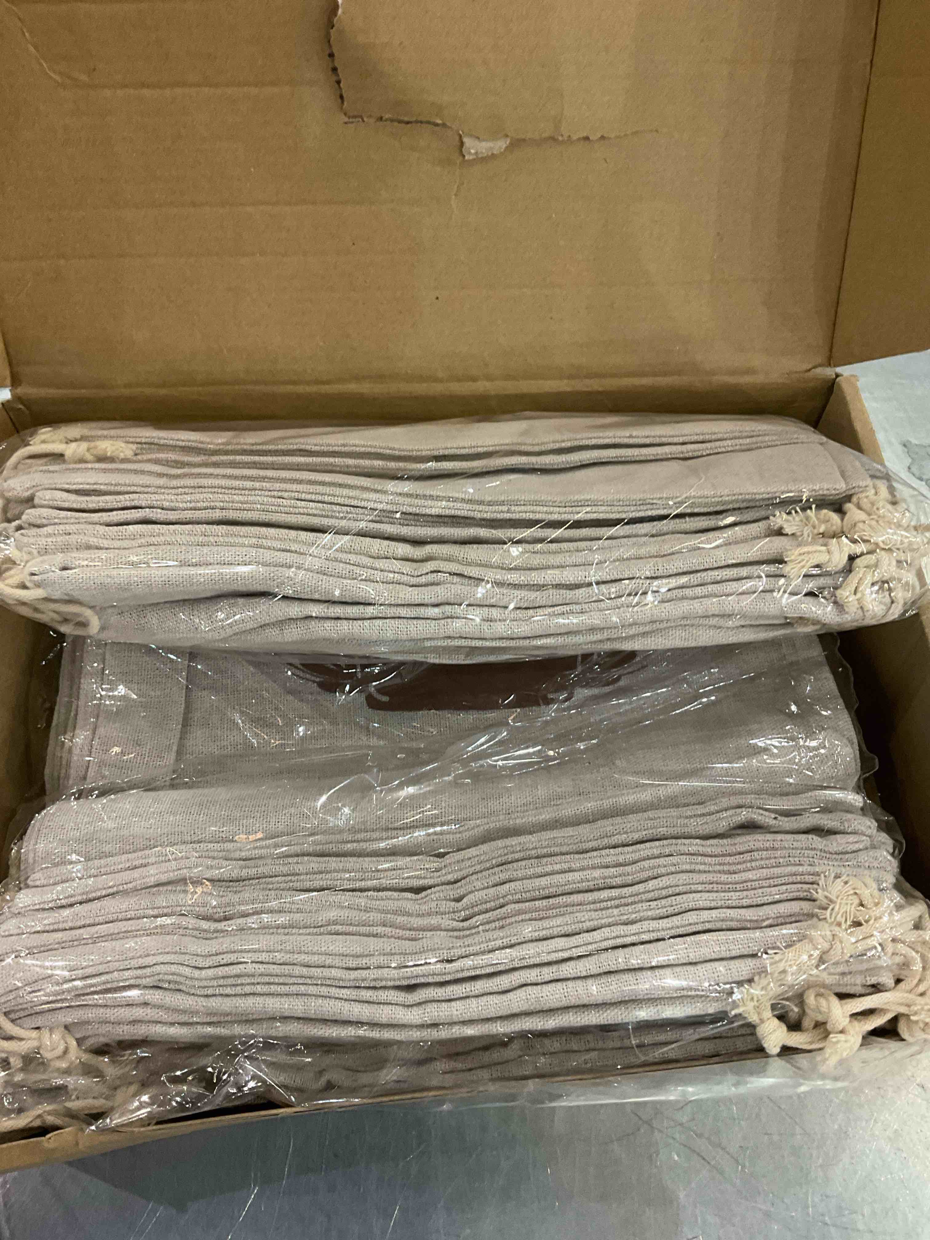 https://s3.amazonaws.com/lotting-images-prod/BargainHunt/EXS01093496_1712324585876.jpeg