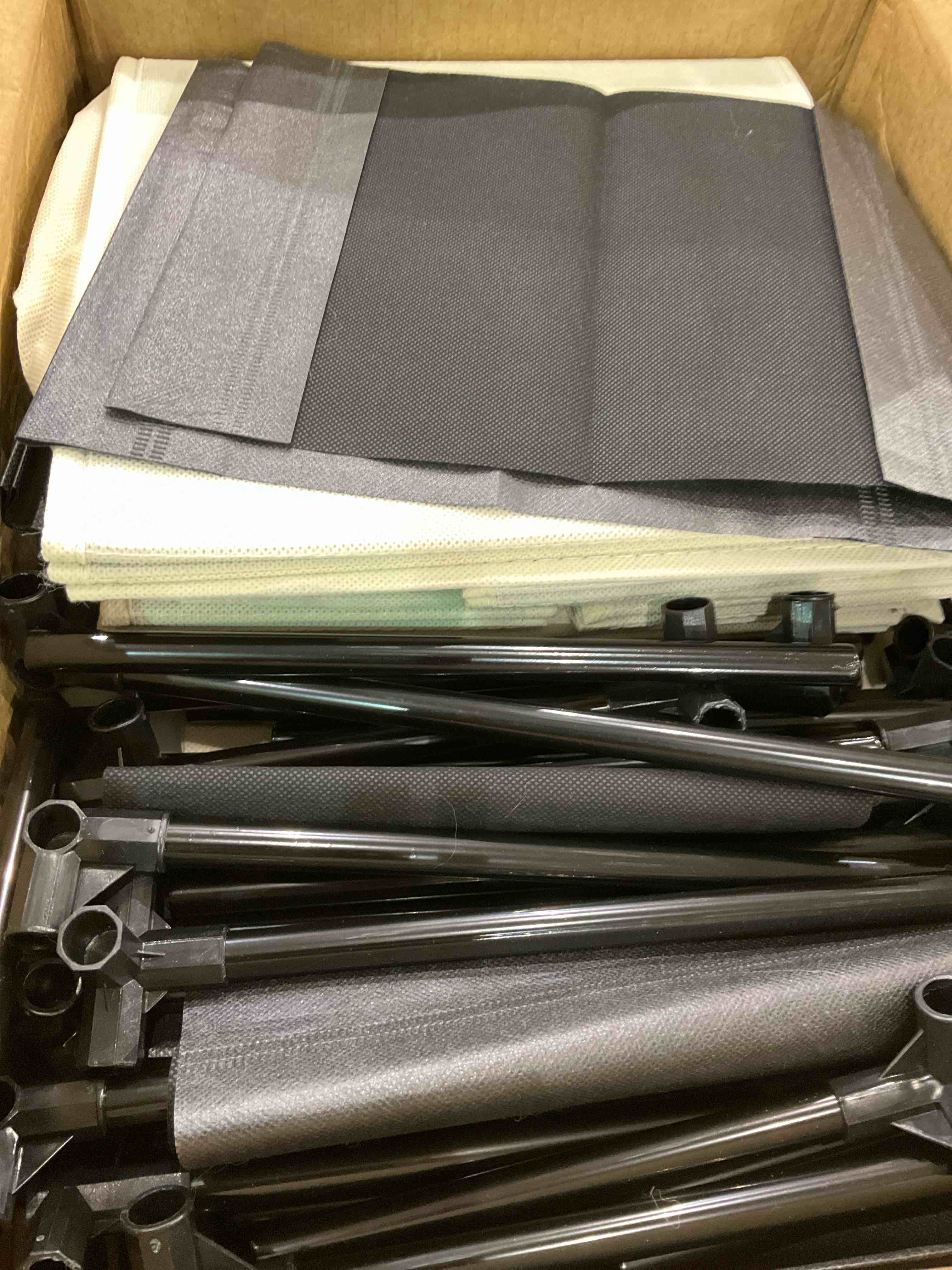 https://s3.amazonaws.com/lotting-images-prod/BargainHunt/EXS01093532_1708692316692.jpeg
