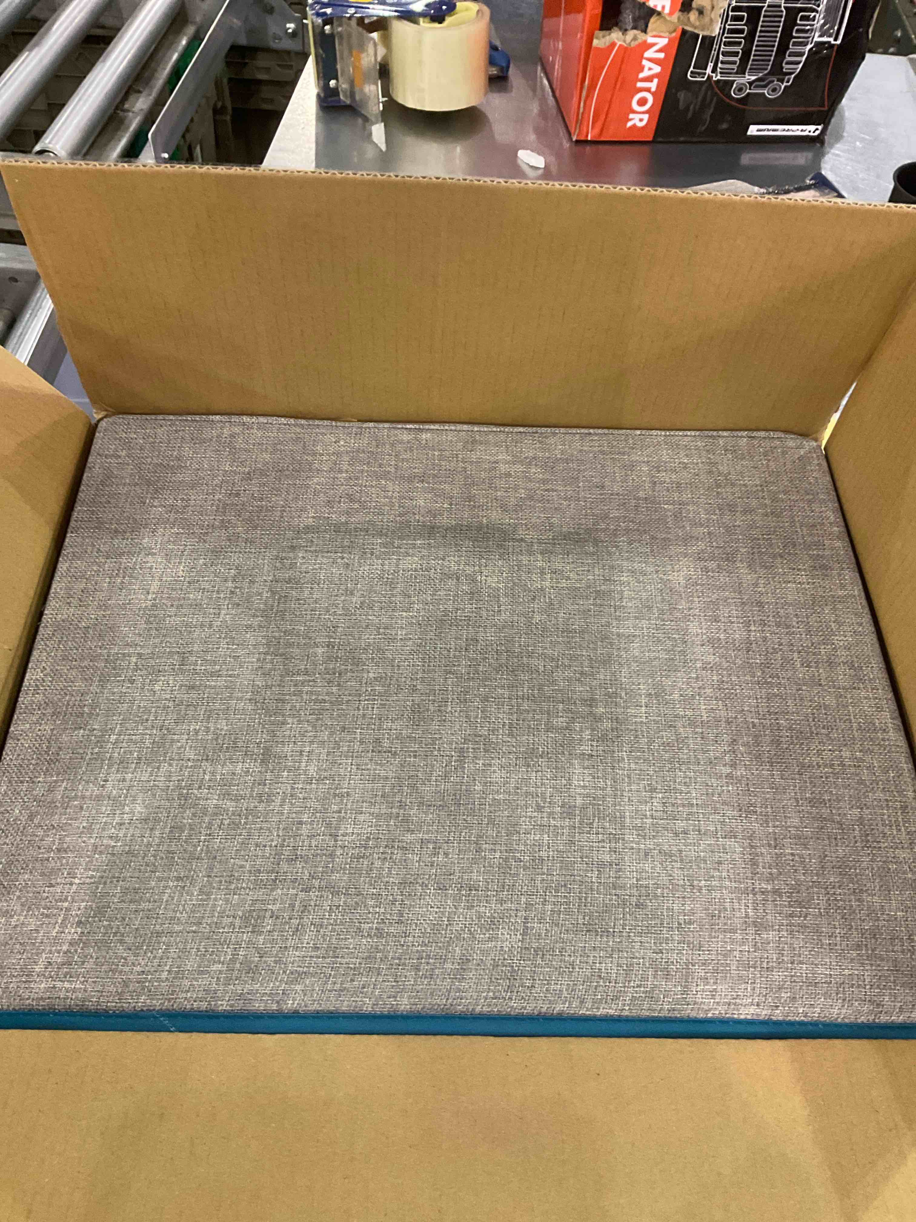 https://s3.amazonaws.com/lotting-images-prod/BargainHunt/EXS01093667_1708950505882.jpeg