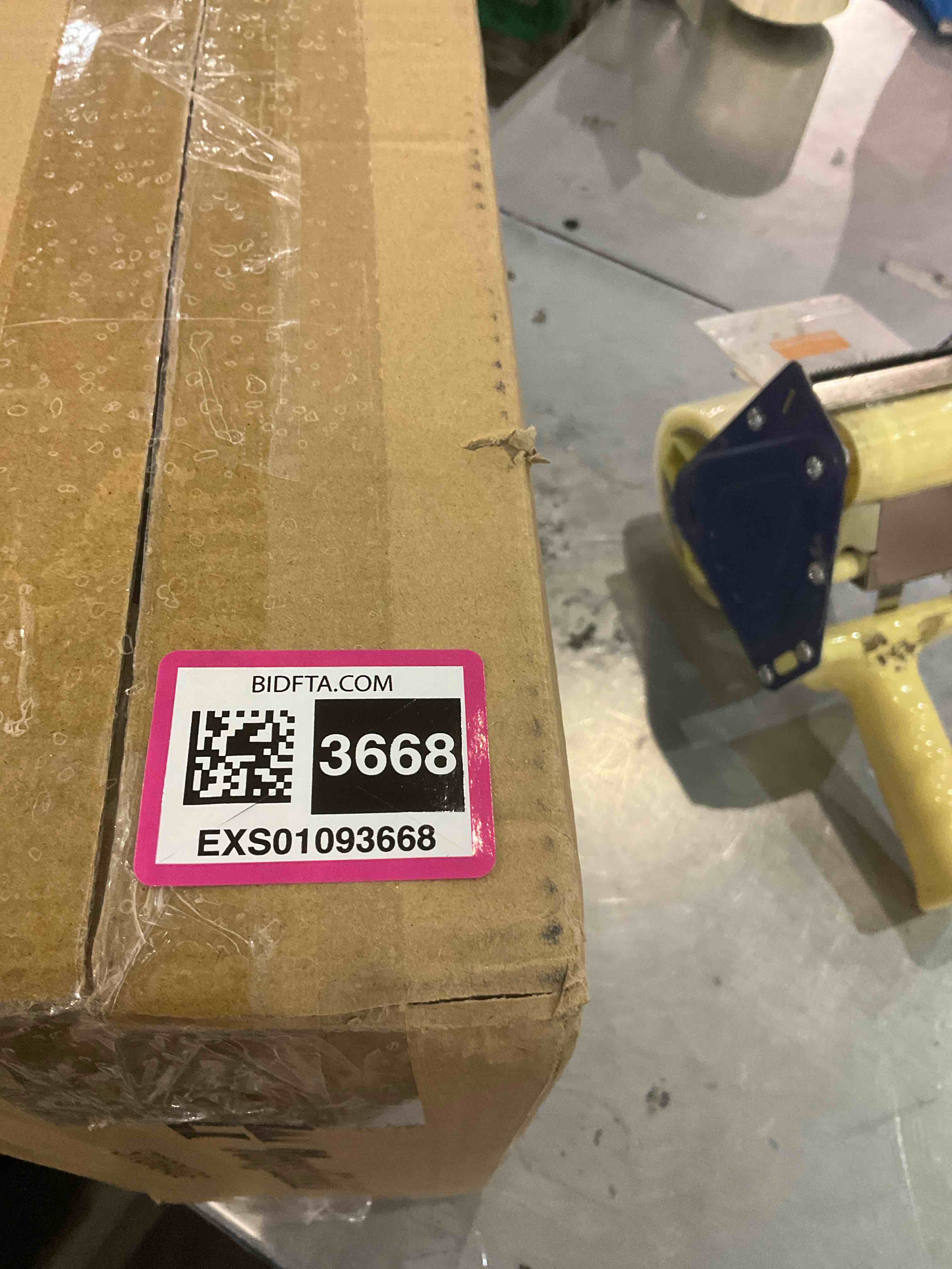 https://s3.amazonaws.com/lotting-images-prod/BargainHunt/EXS01093668_1708950640720.jpeg