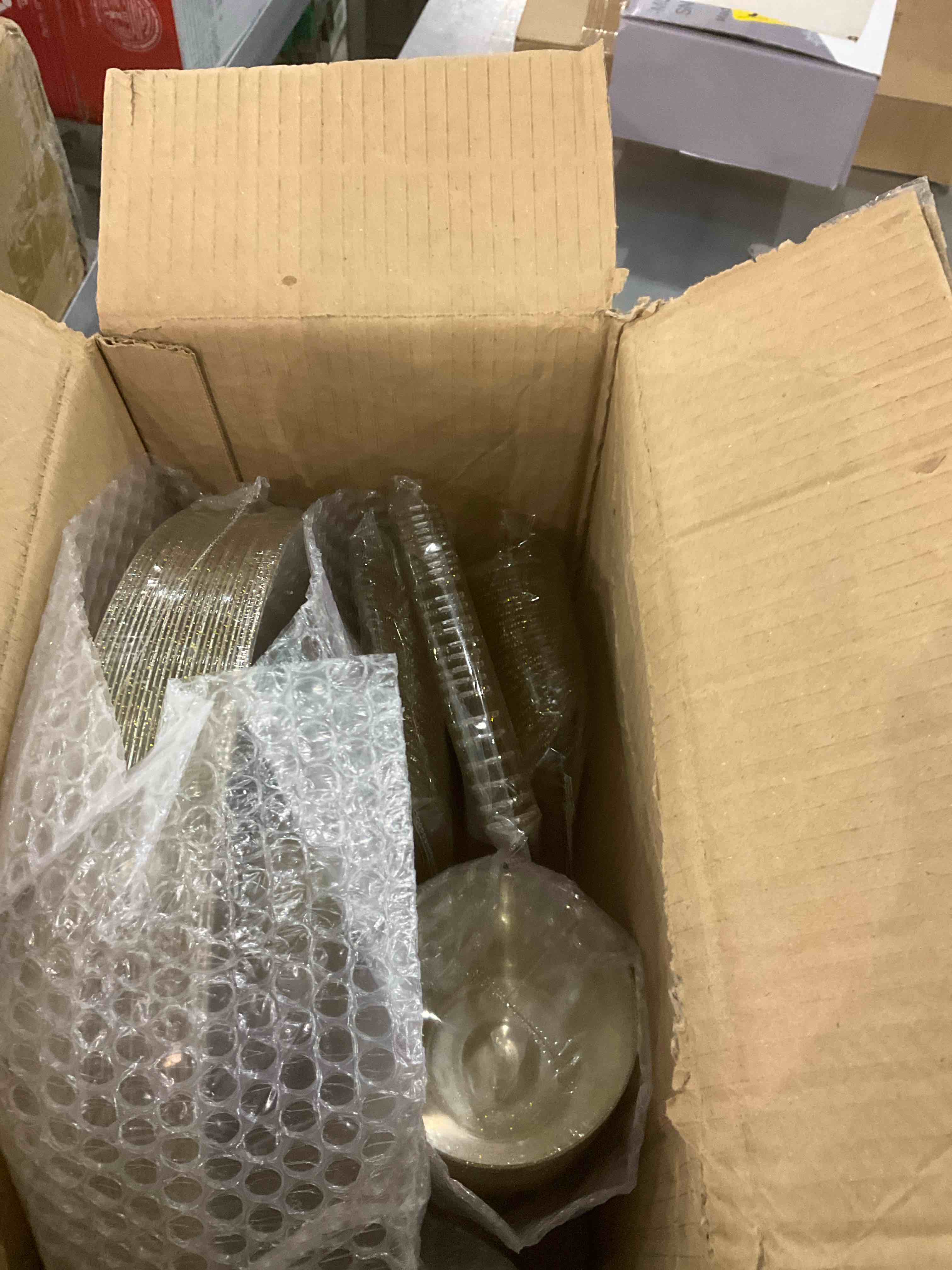 https://s3.amazonaws.com/lotting-images-prod/BargainHunt/EXS01093669_1708950715361.jpeg