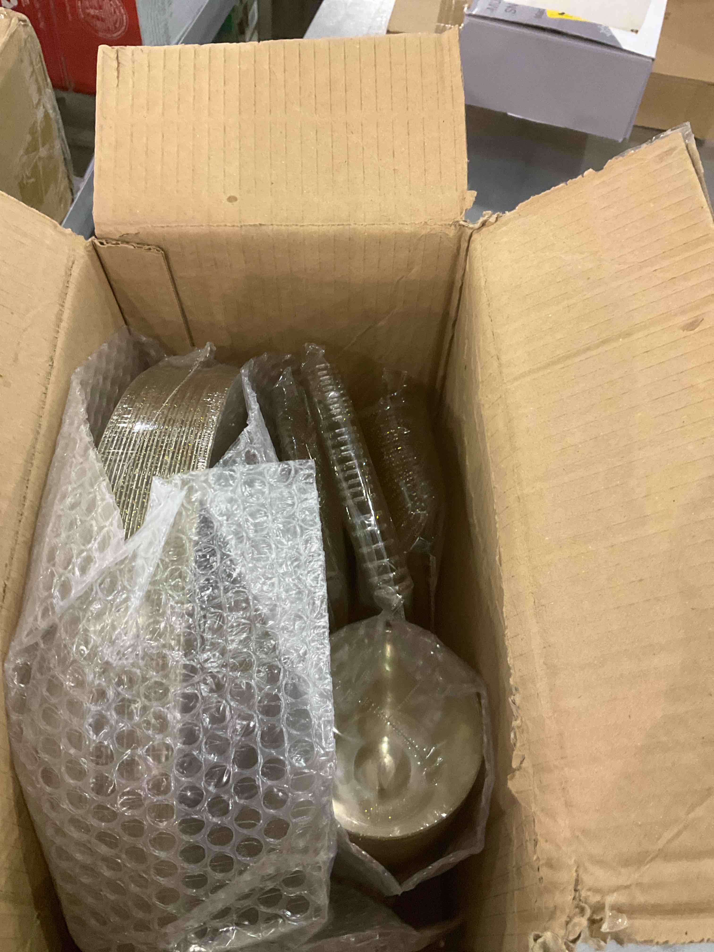 https://s3.amazonaws.com/lotting-images-prod/BargainHunt/EXS01093669_1708950716272.jpeg