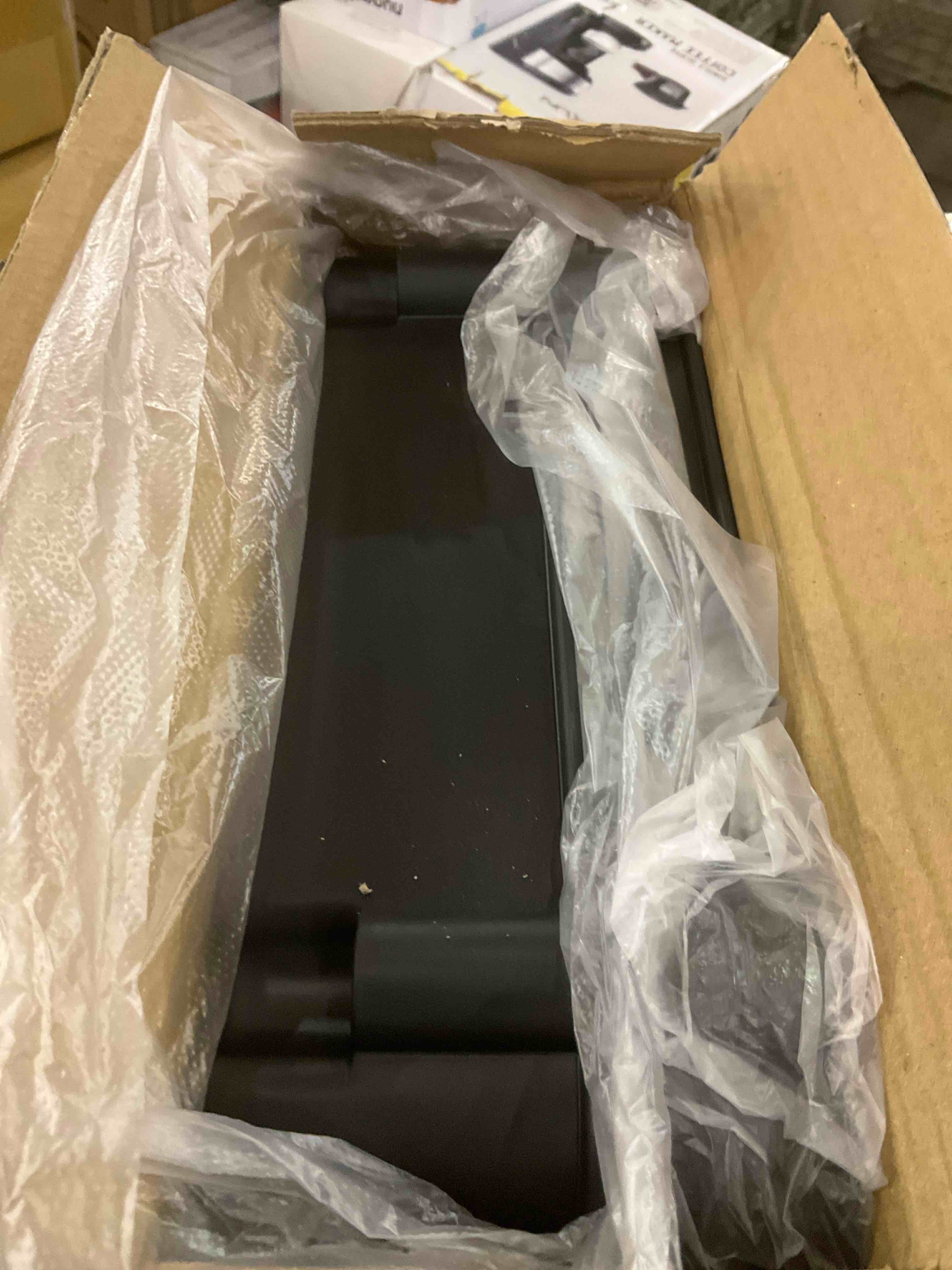 https://s3.amazonaws.com/lotting-images-prod/BargainHunt/EXS01093708_1708955288615.jpeg