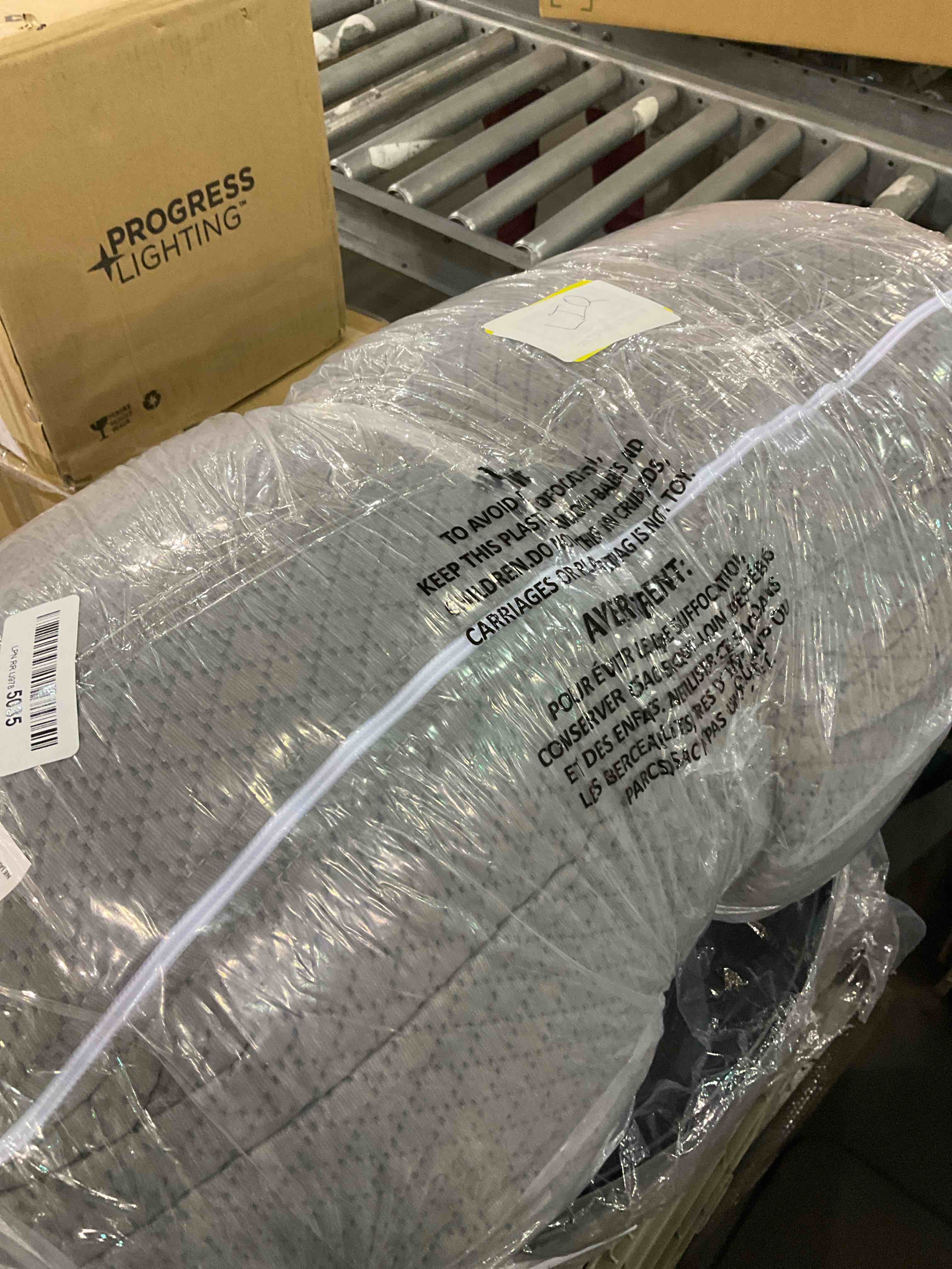 https://s3.amazonaws.com/lotting-images-prod/BargainHunt/EXS01093852_1709039307924.jpeg
