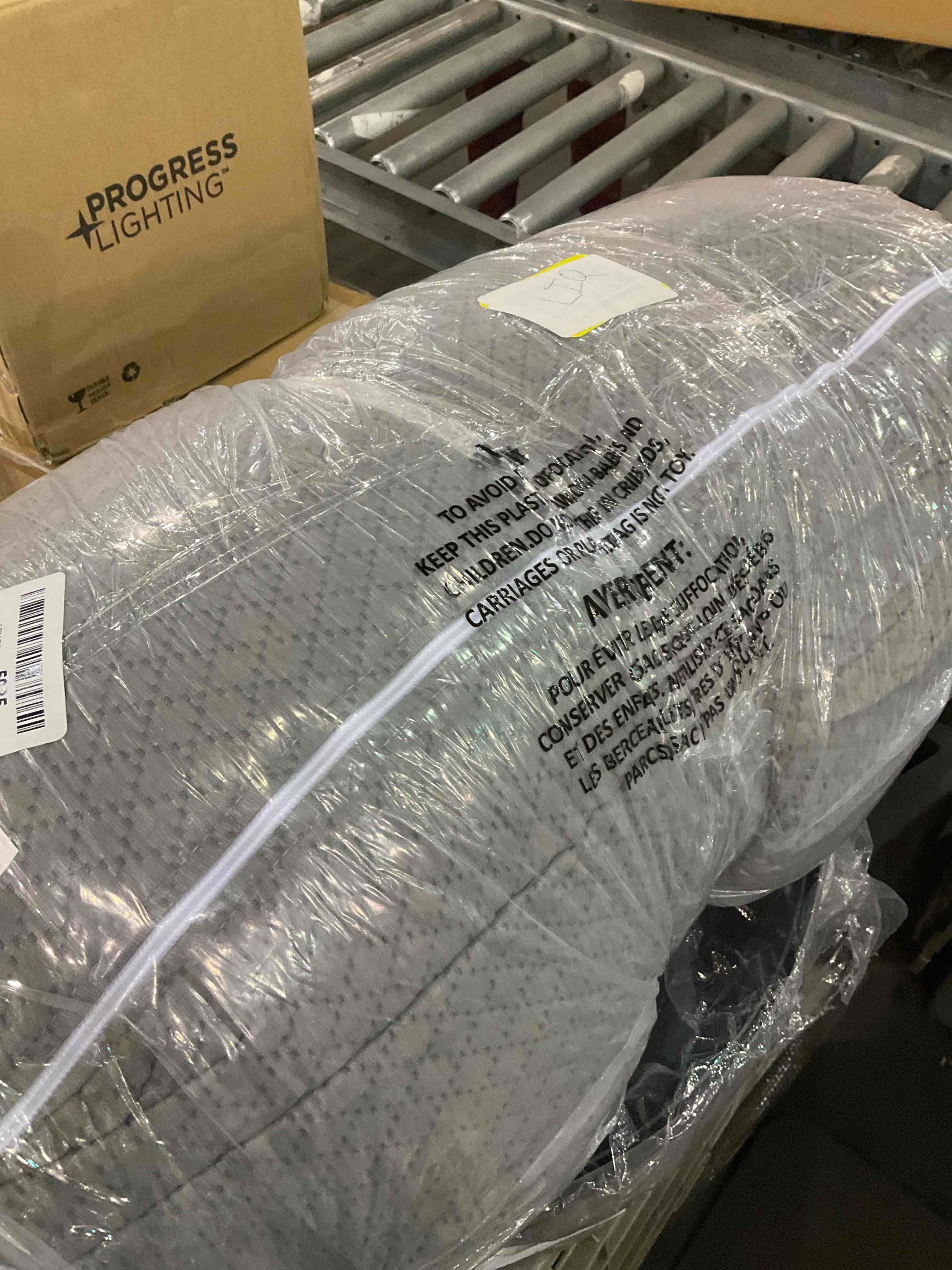 https://s3.amazonaws.com/lotting-images-prod/BargainHunt/EXS01093852_1709039310037.jpeg