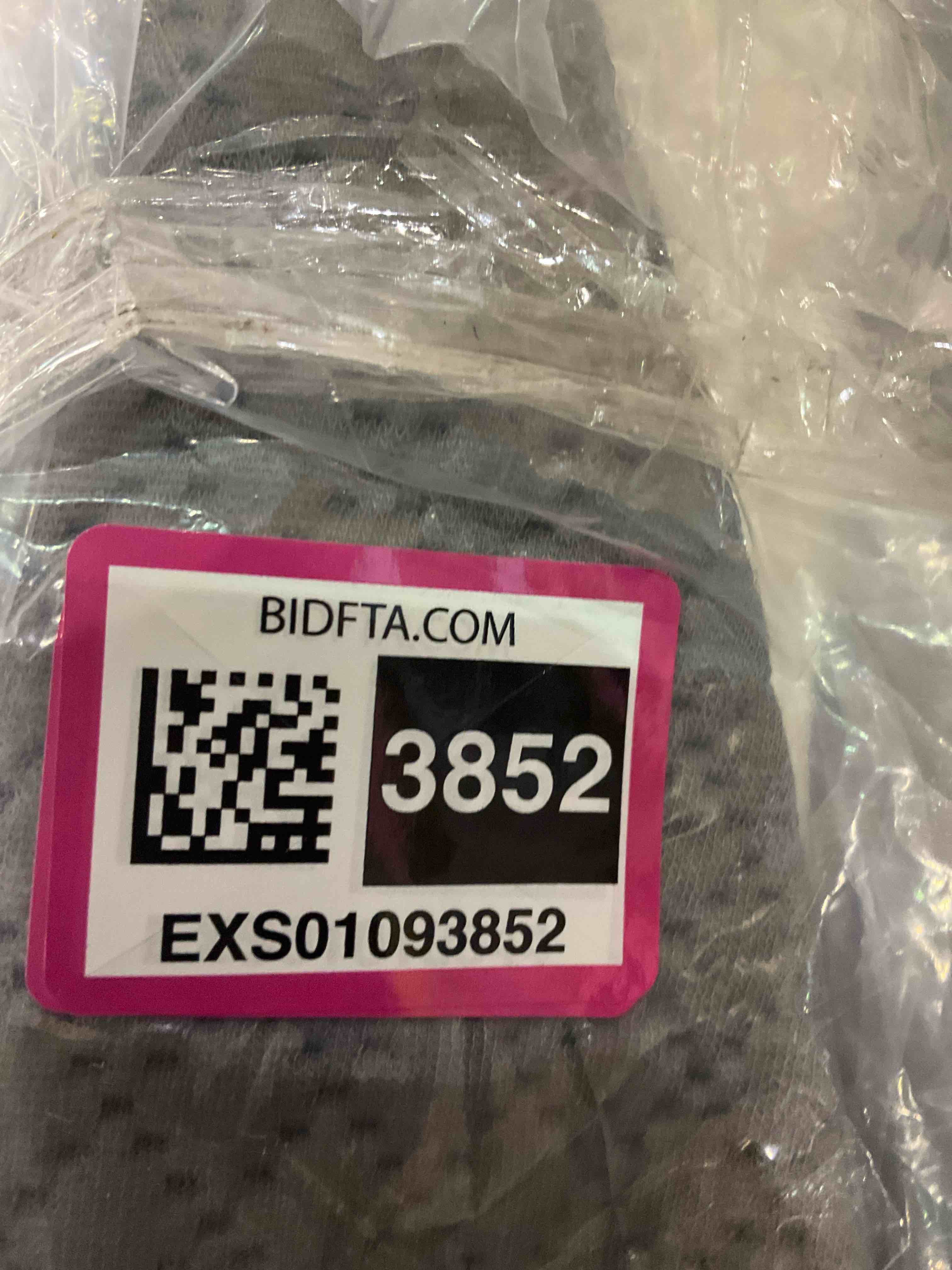 https://s3.amazonaws.com/lotting-images-prod/BargainHunt/EXS01093852_1709039347129.jpeg