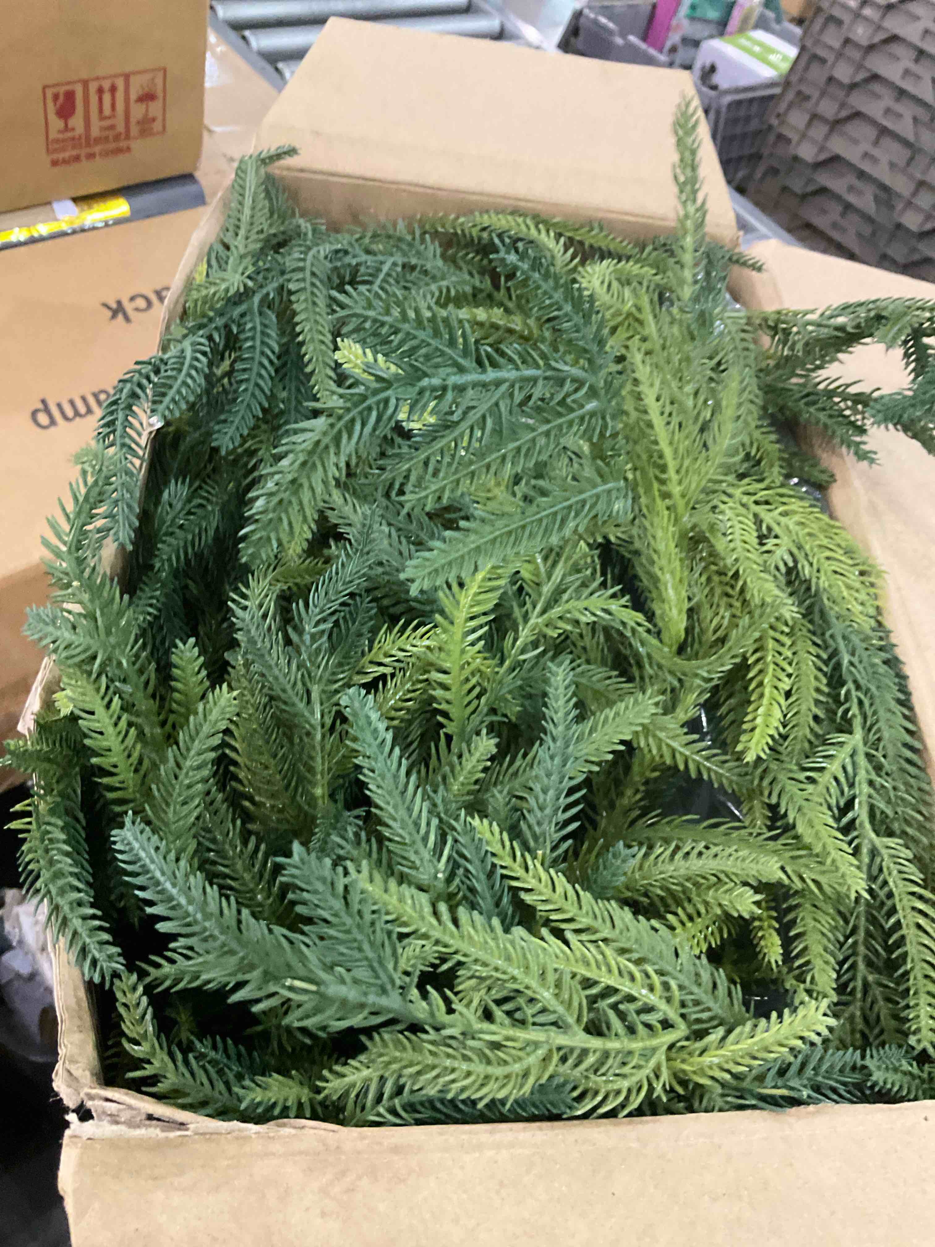 https://s3.amazonaws.com/lotting-images-prod/BargainHunt/EXS01093864_1709040632872.jpeg