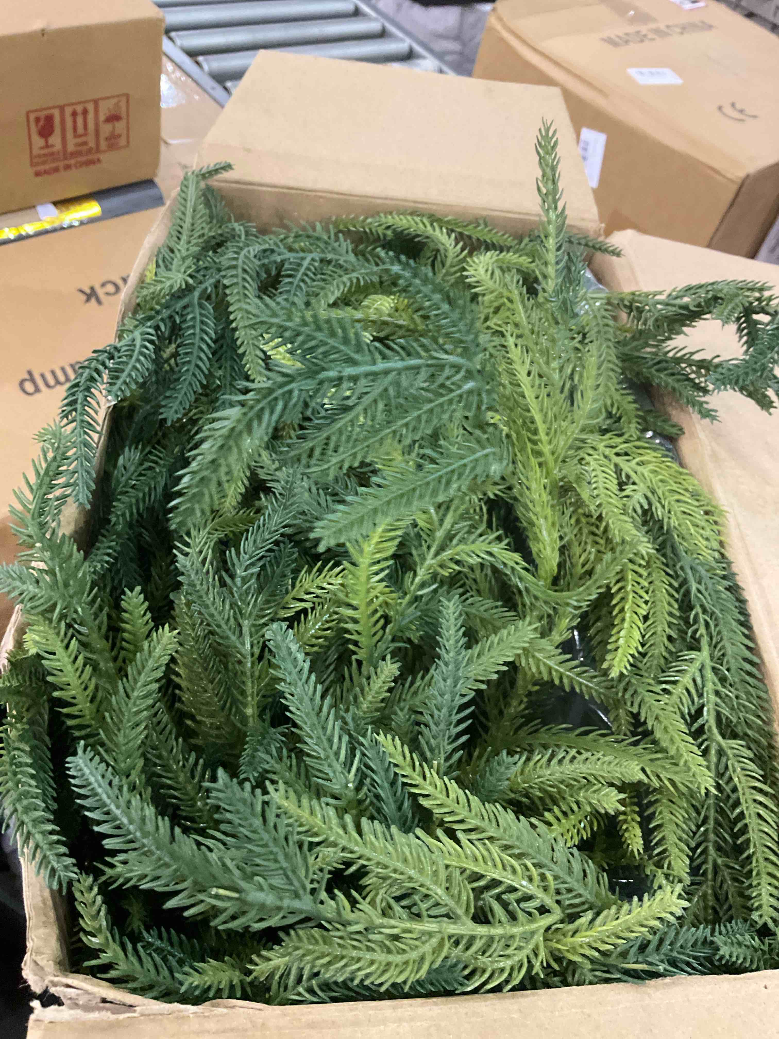 https://s3.amazonaws.com/lotting-images-prod/BargainHunt/EXS01093864_1709040635690.jpeg